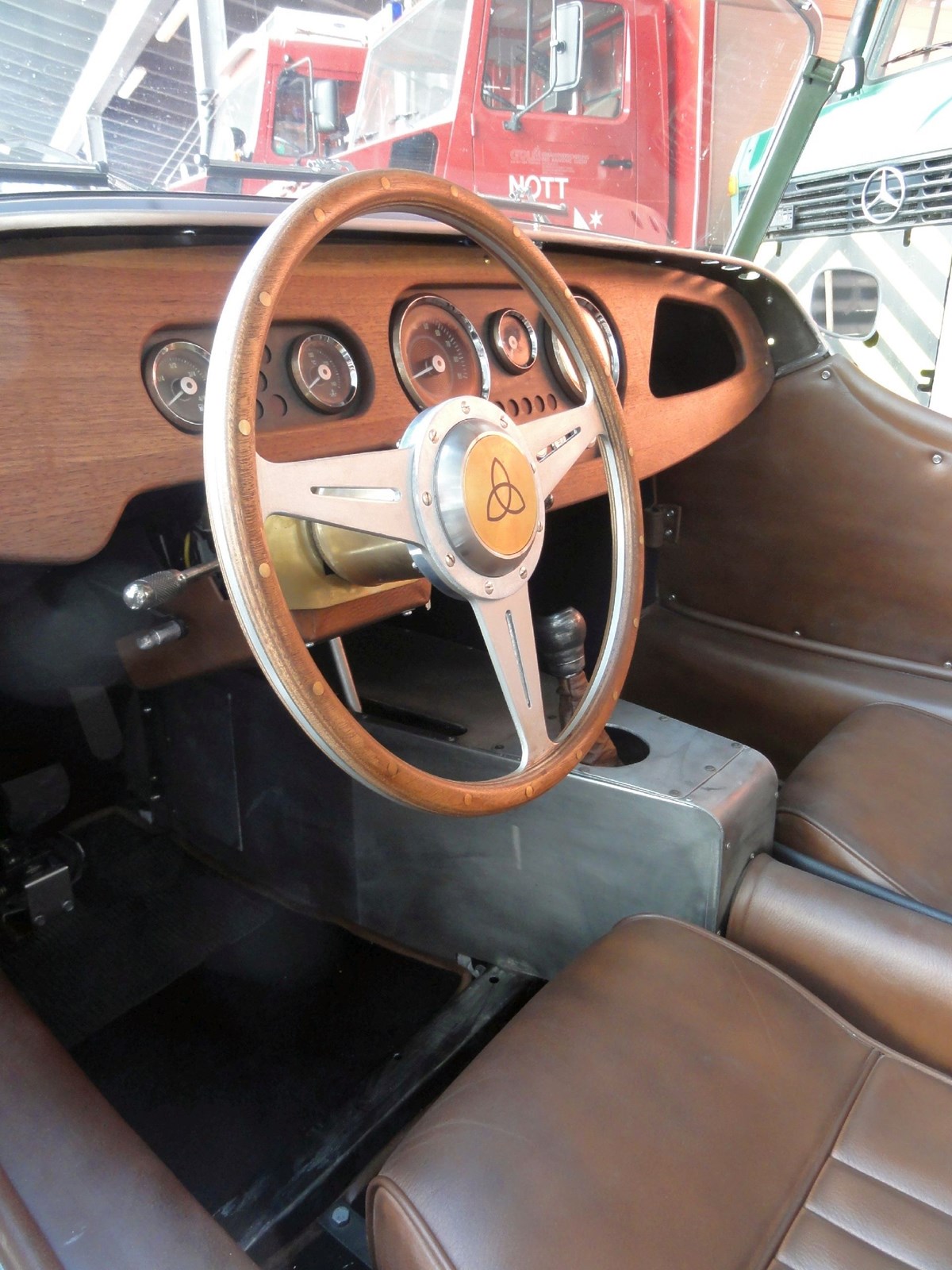 MORGAN einzigartiger Morgan PLUS 4 Avus Autone Vintage Edition-image-13