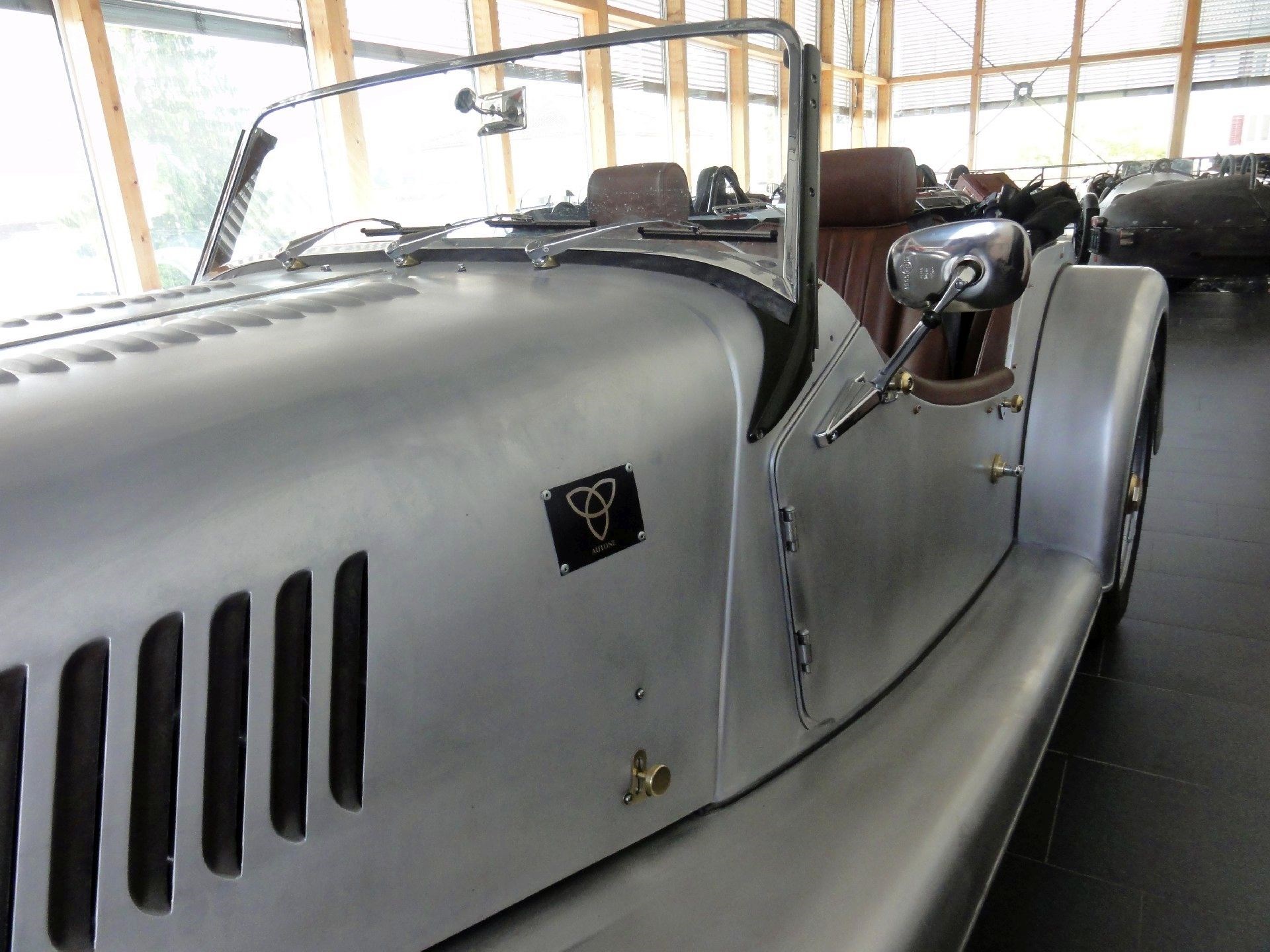 MORGAN einzigartiger Morgan PLUS 4 Avus Autone Vintage Edition-image-8