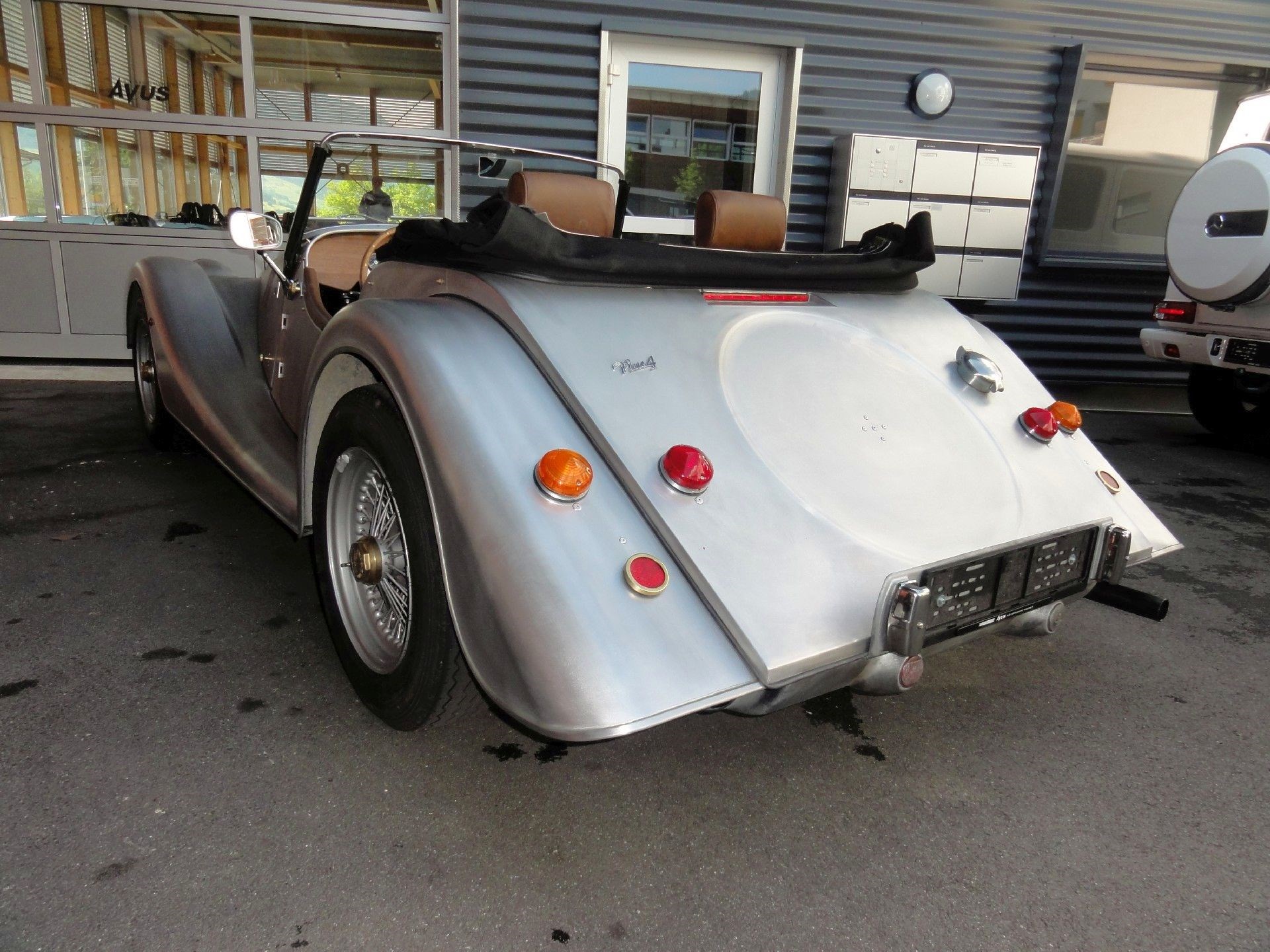 MORGAN einzigartiger Morgan PLUS 4 Avus Autone Vintage Edition-image-4