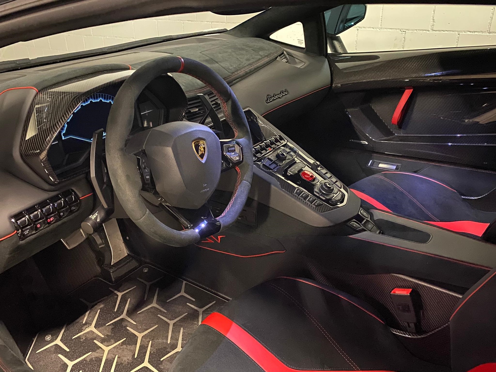 LAMBORGHINI Aventador LP750-4 SV Superveloce Coupé E-Gear Ad Personam Mattlackierung "1 of 600"-image-9