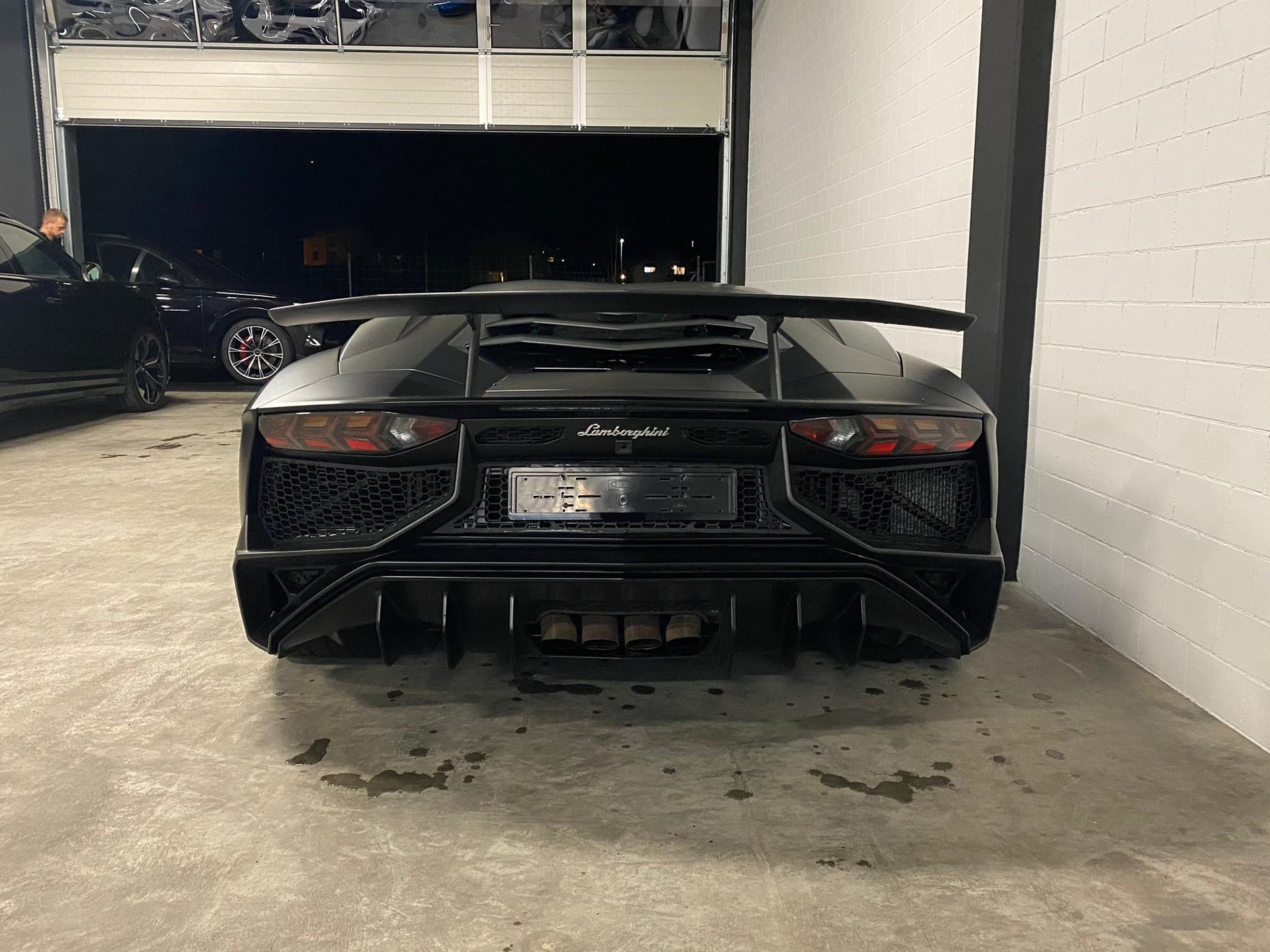 LAMBORGHINI Aventador LP750-4 SV Superveloce Coupé E-Gear Ad Personam Mattlackierung "1 of 600"-image-4