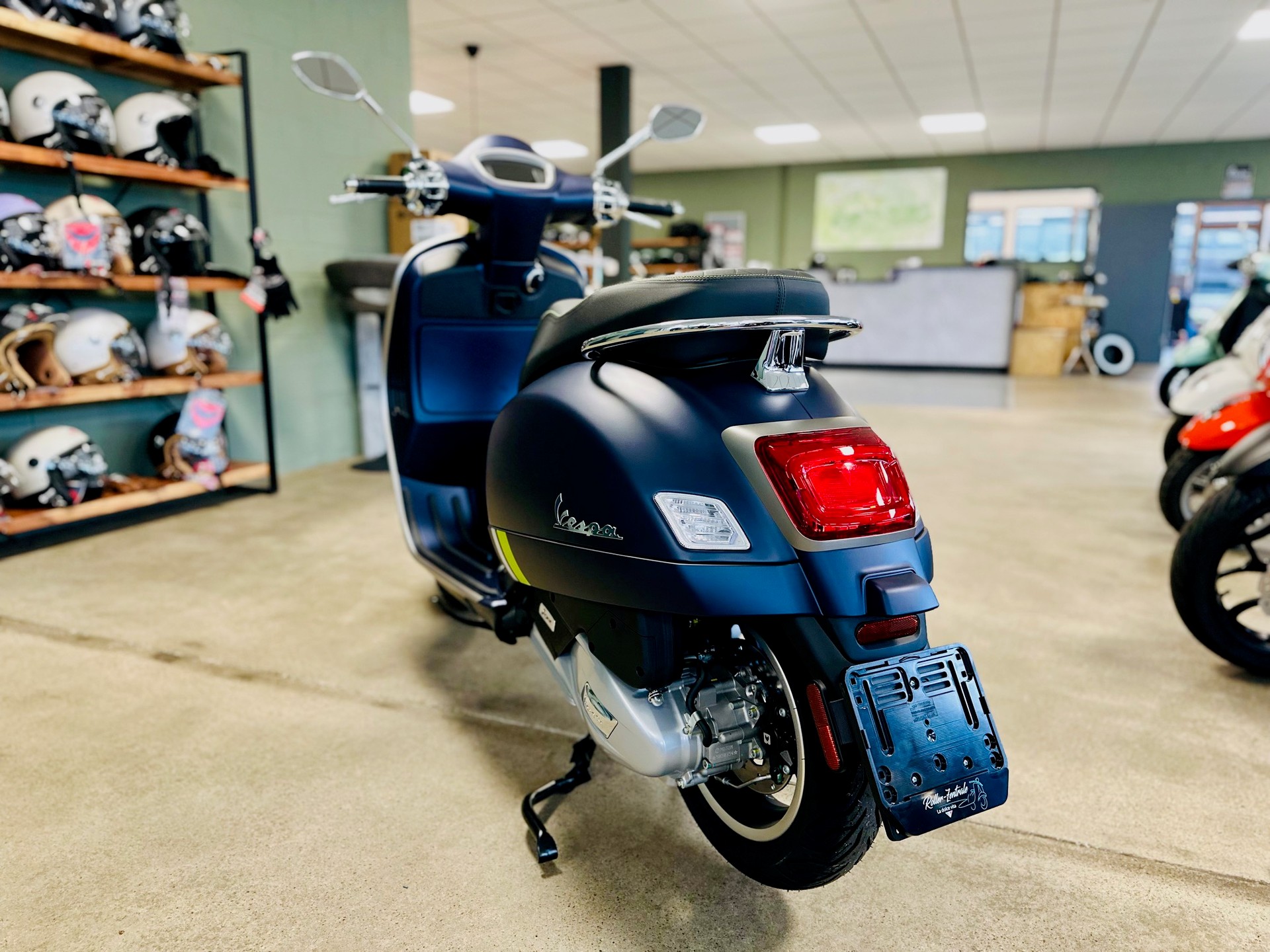 PIAGGIO Vespa GTS 125 Super Tech ABS-image-3