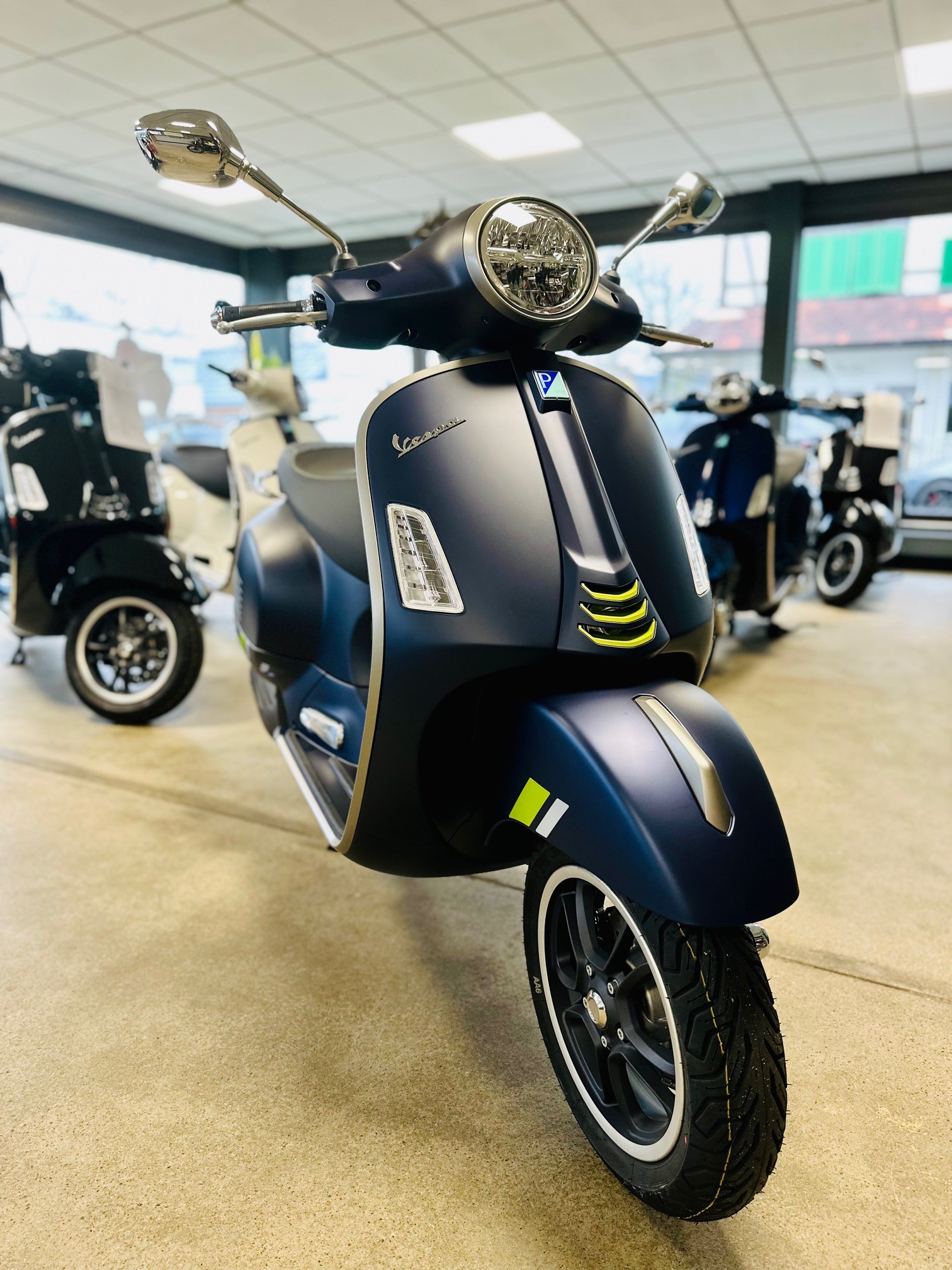 PIAGGIO Vespa GTS 125 Super Tech ABS-image-0