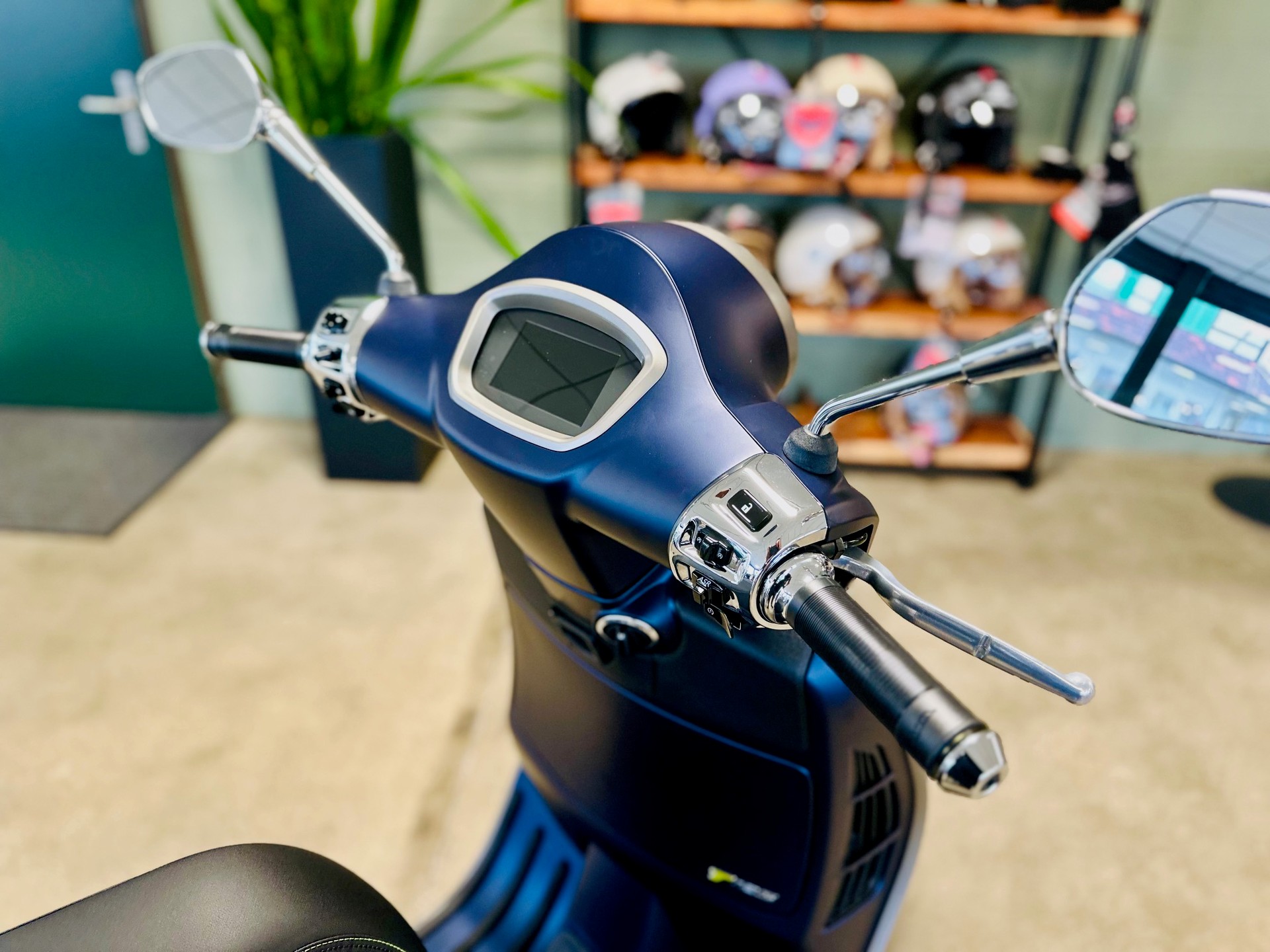 PIAGGIO Vespa GTS 125 Super Tech ABS-image-7