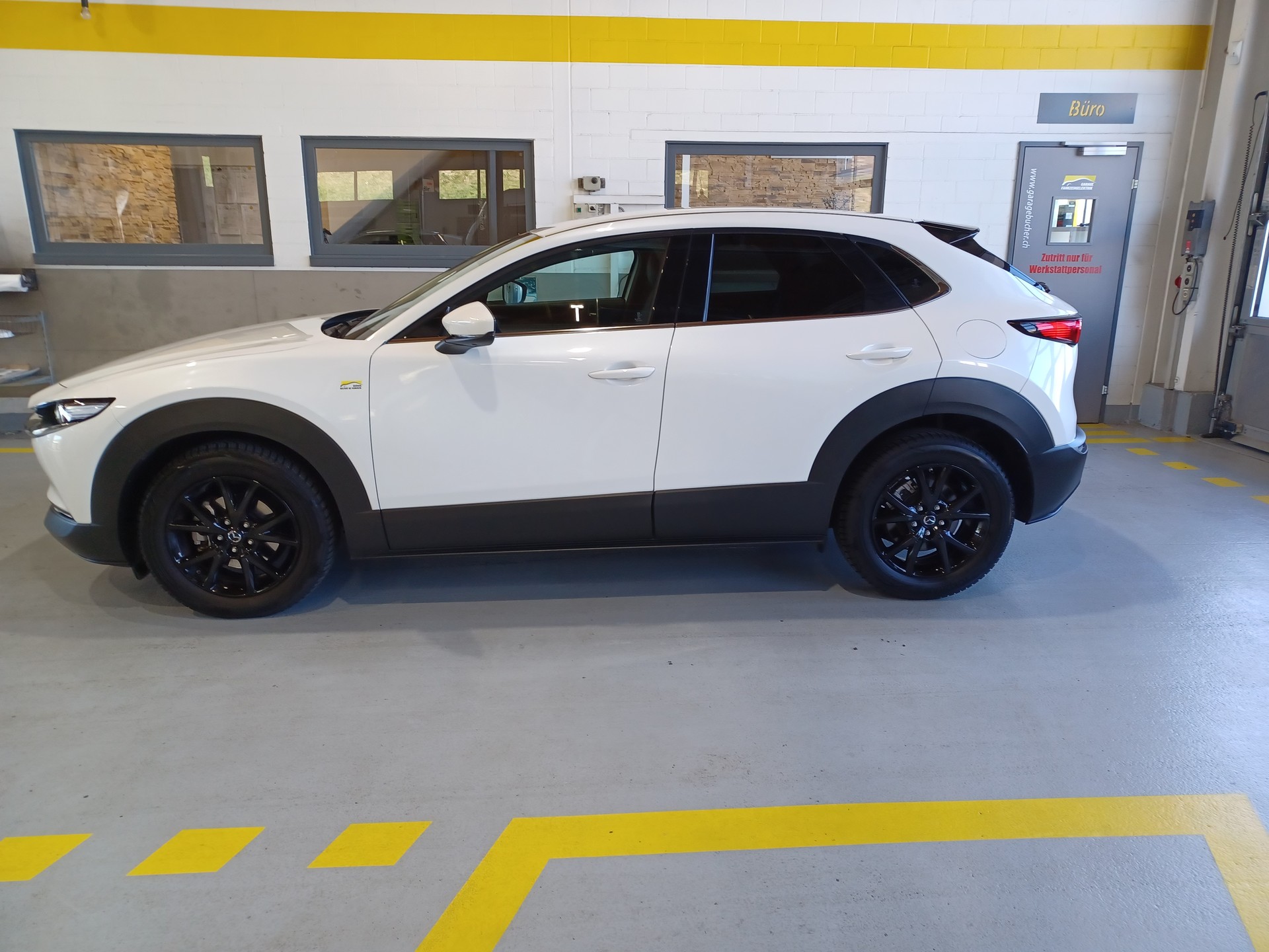 MAZDA CX-30 SKYACTIV-X 186 M Hybrid AWD Revolution Automat
