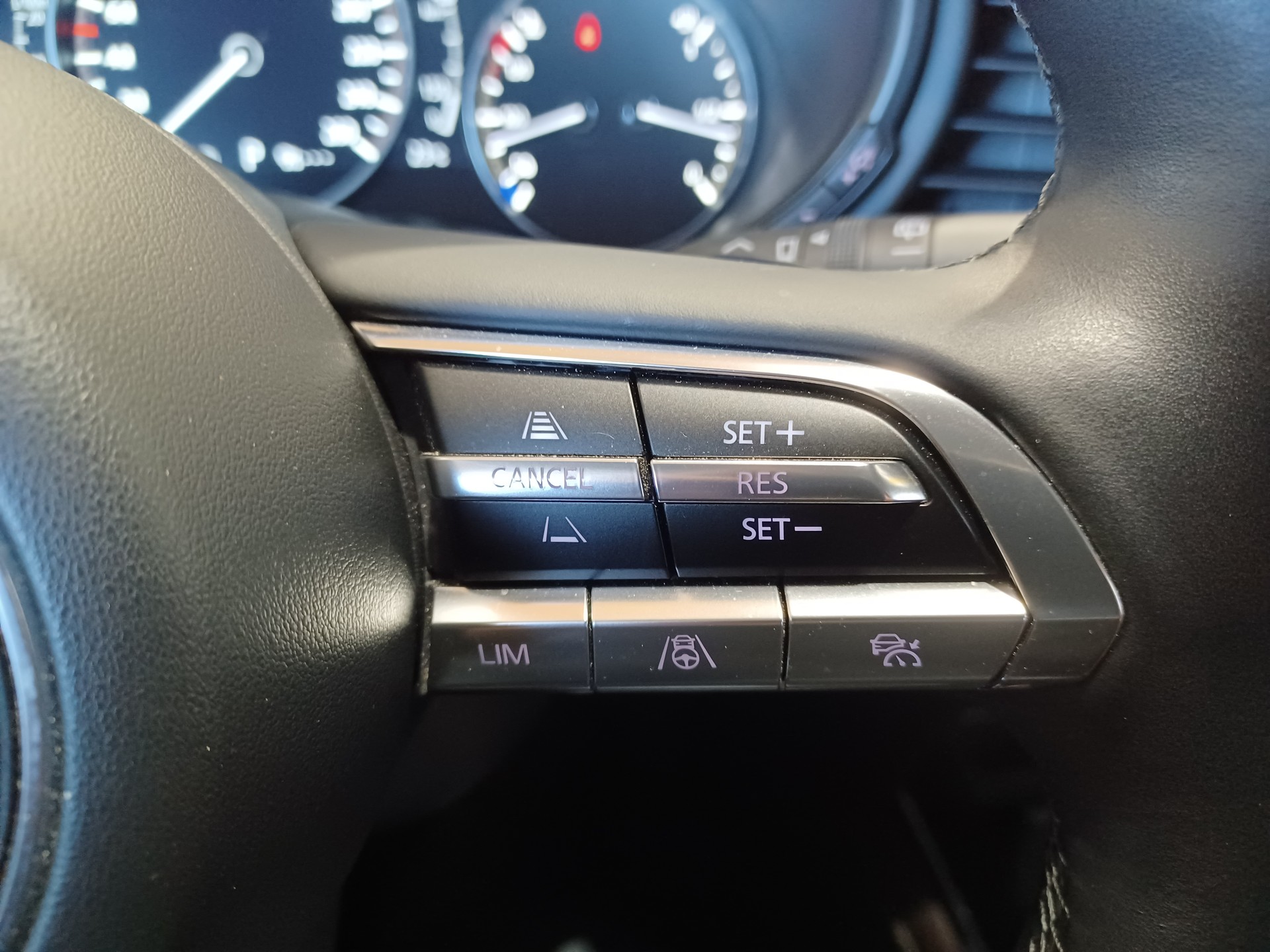 MAZDA CX-30 SKYACTIV-X 186 M Hybrid AWD Revolution Automat-image-12