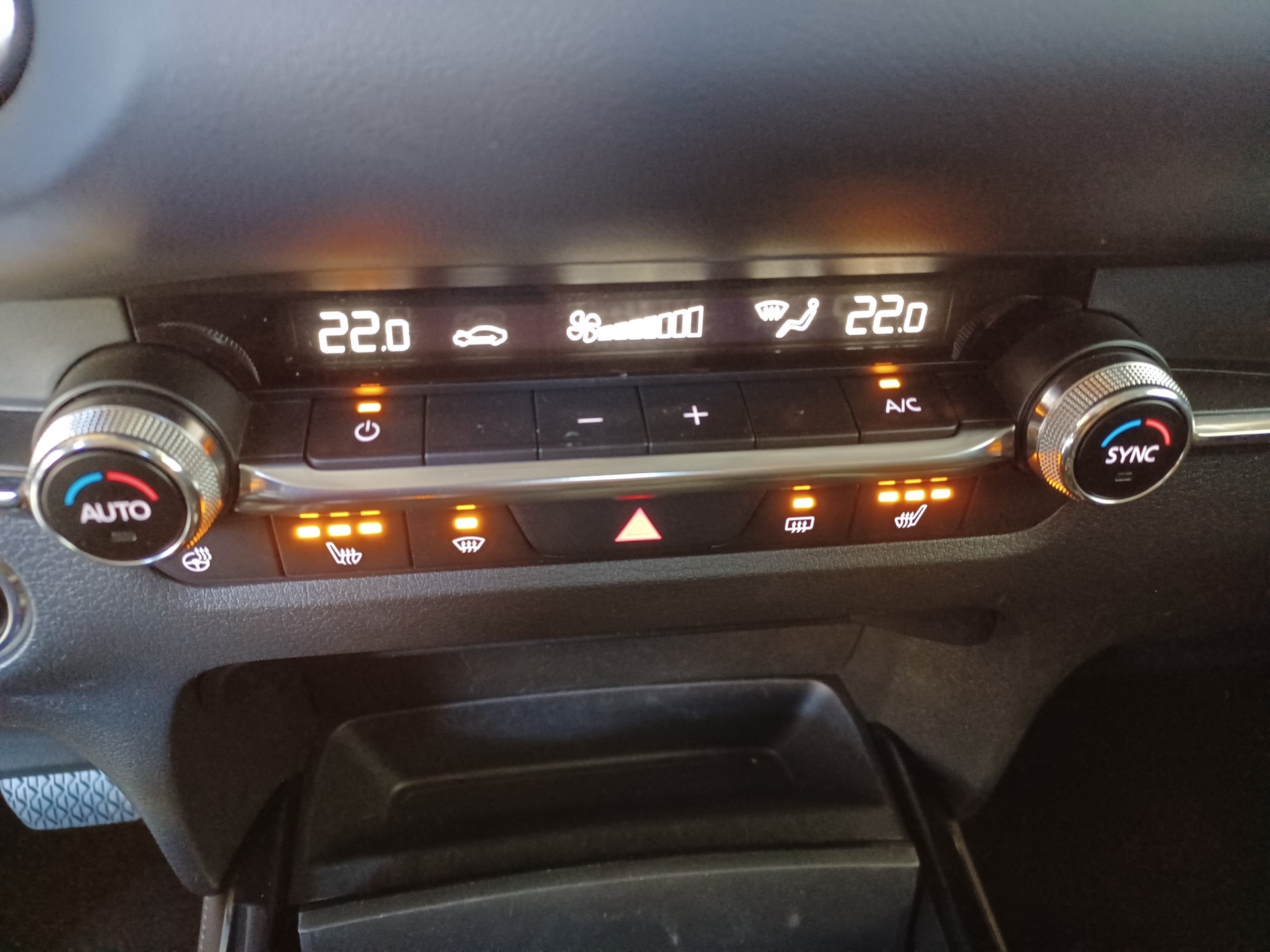 MAZDA CX-30 SKYACTIV-X 186 M Hybrid AWD Revolution Automat-image-8