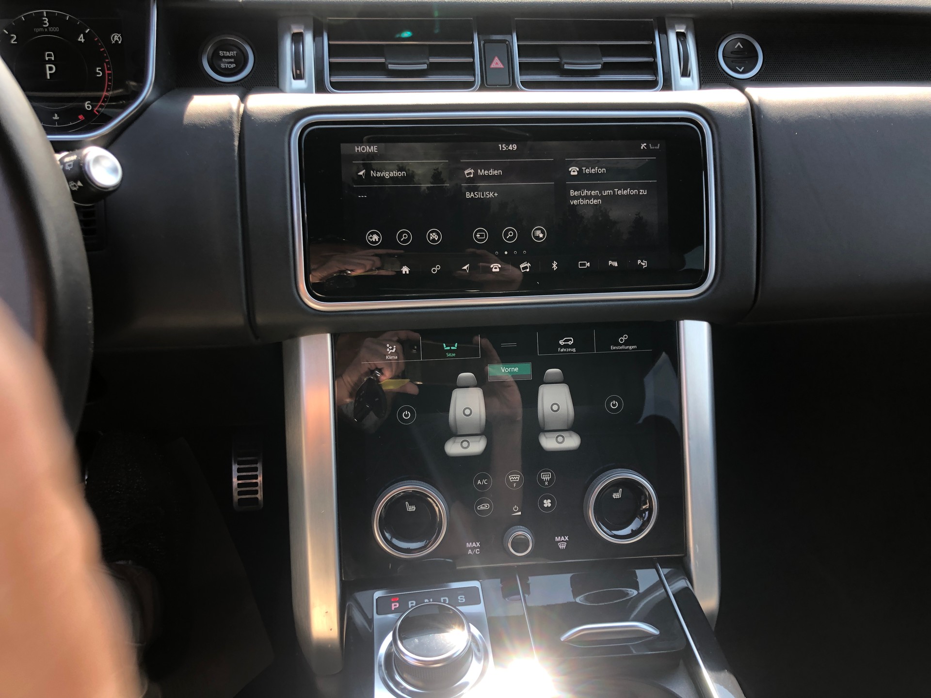 LAND ROVER Range Rover 4.4 SDV8 Vogue Automatic-image-10
