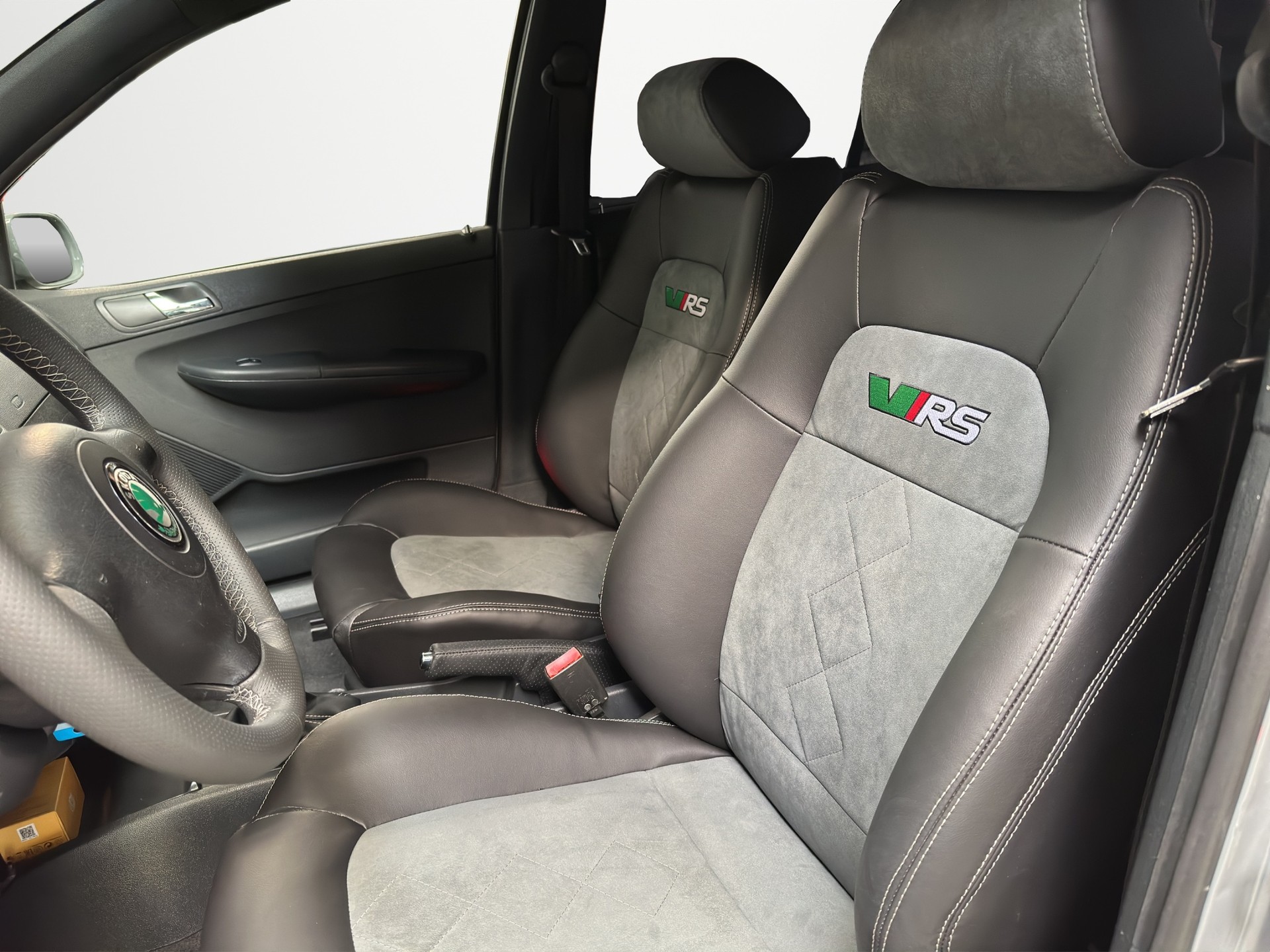 SKODA Fabia 1.9 TDI RS-image-6