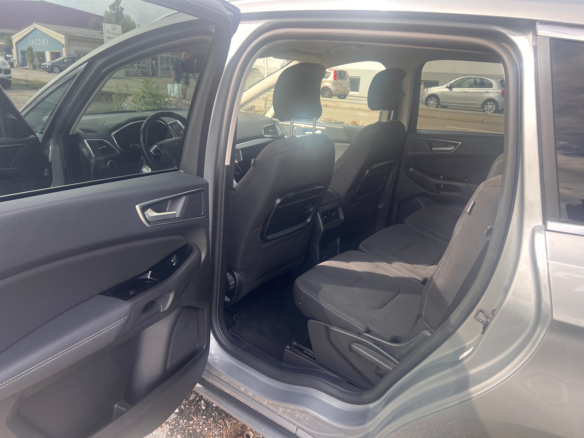 FORD S-Max 2.0 TDCi Titanium Automatic-image-12