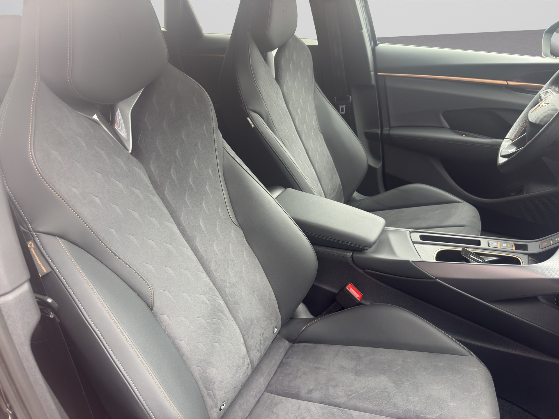 CUPRA Terramar 1.5 eTSI DSG-image-14