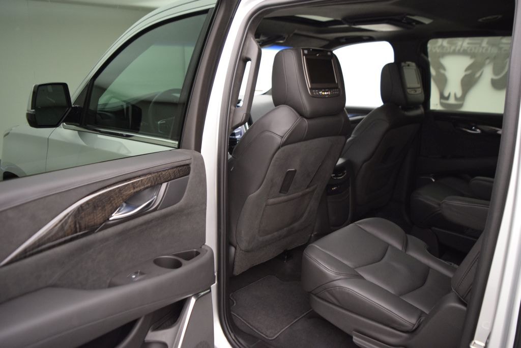 CADILLAC Escalade 6.2 ESV Platinum-image-13