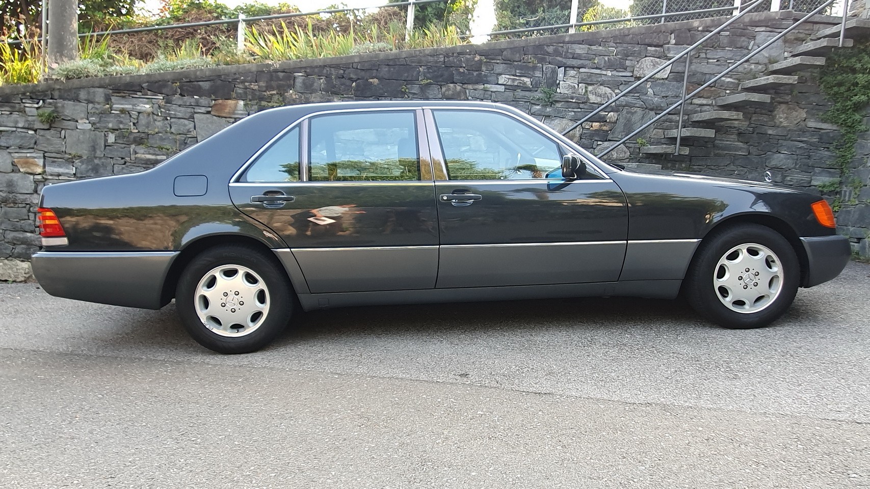MERCEDES-BENZ 300 SEL-image-1