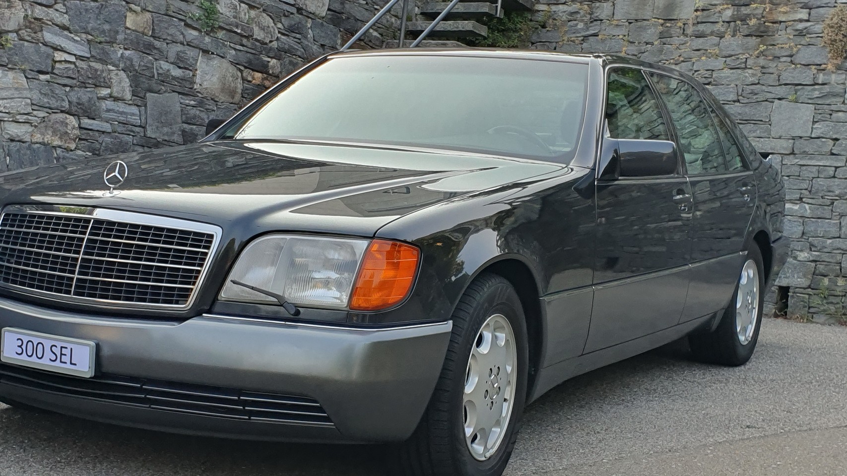 MERCEDES-BENZ 300 SEL-image-9