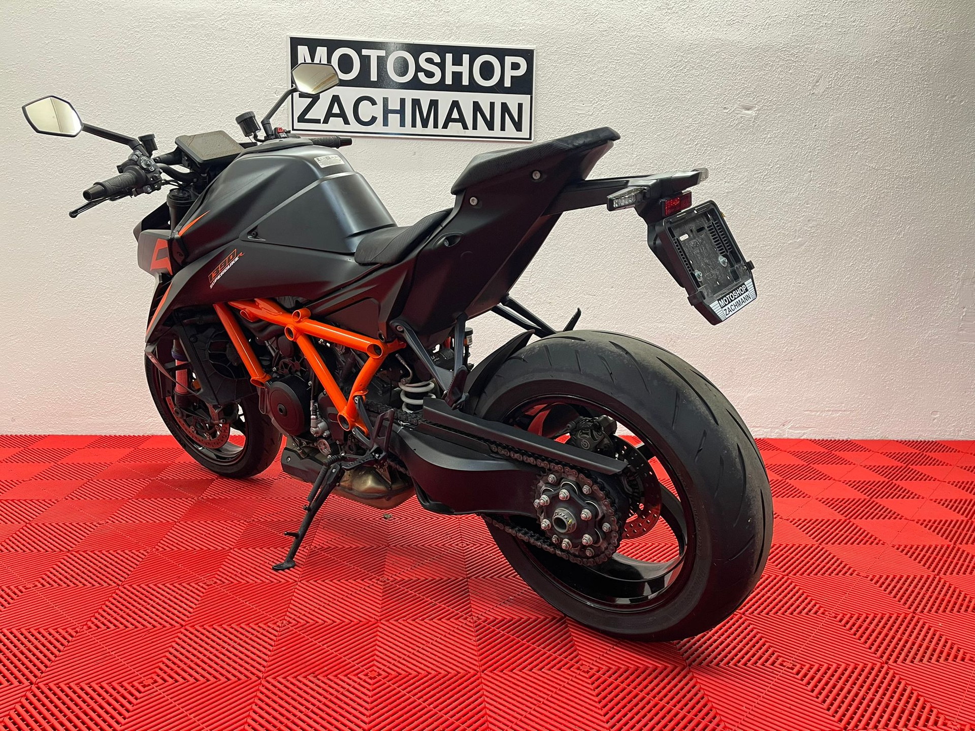 KTM 1390 Super Duke R EVO-image-4