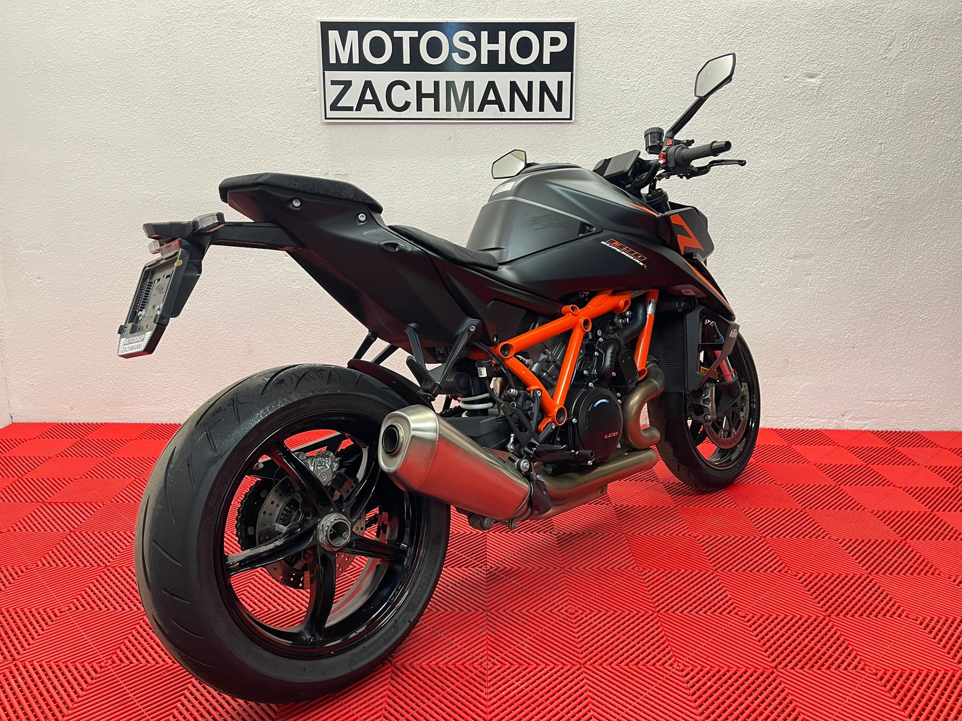 KTM 1390 Super Duke R EVO-image-5
