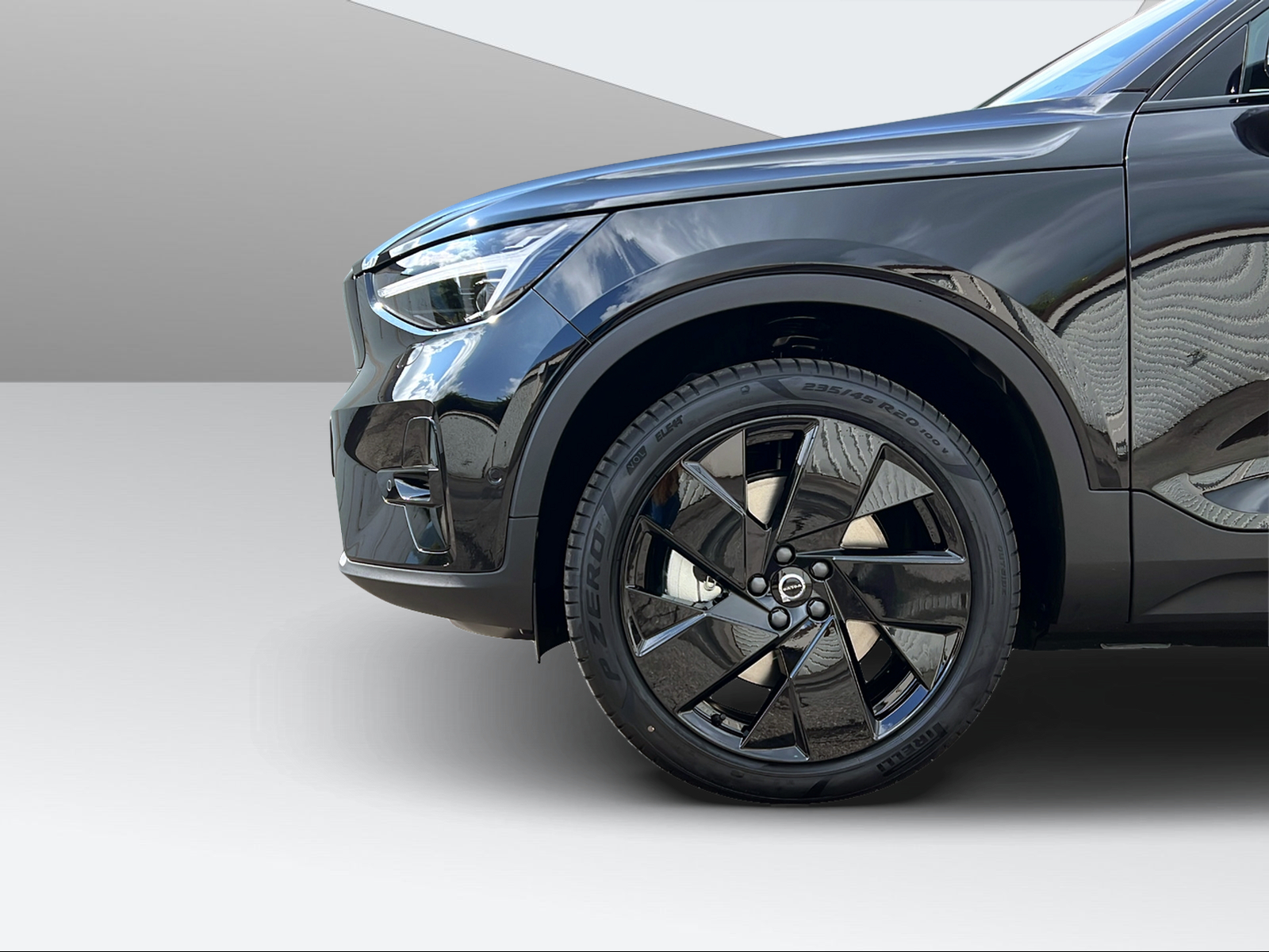 VOLVO EX40 Twin Black Edition AWD-image-8