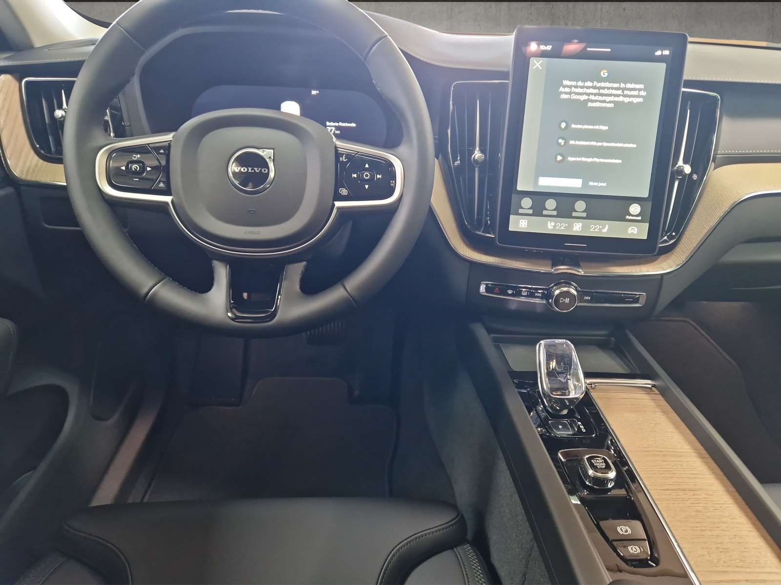 VOLVO XC60 2.0 T6 TE Ultra Bright eAWD-showroom-element-3