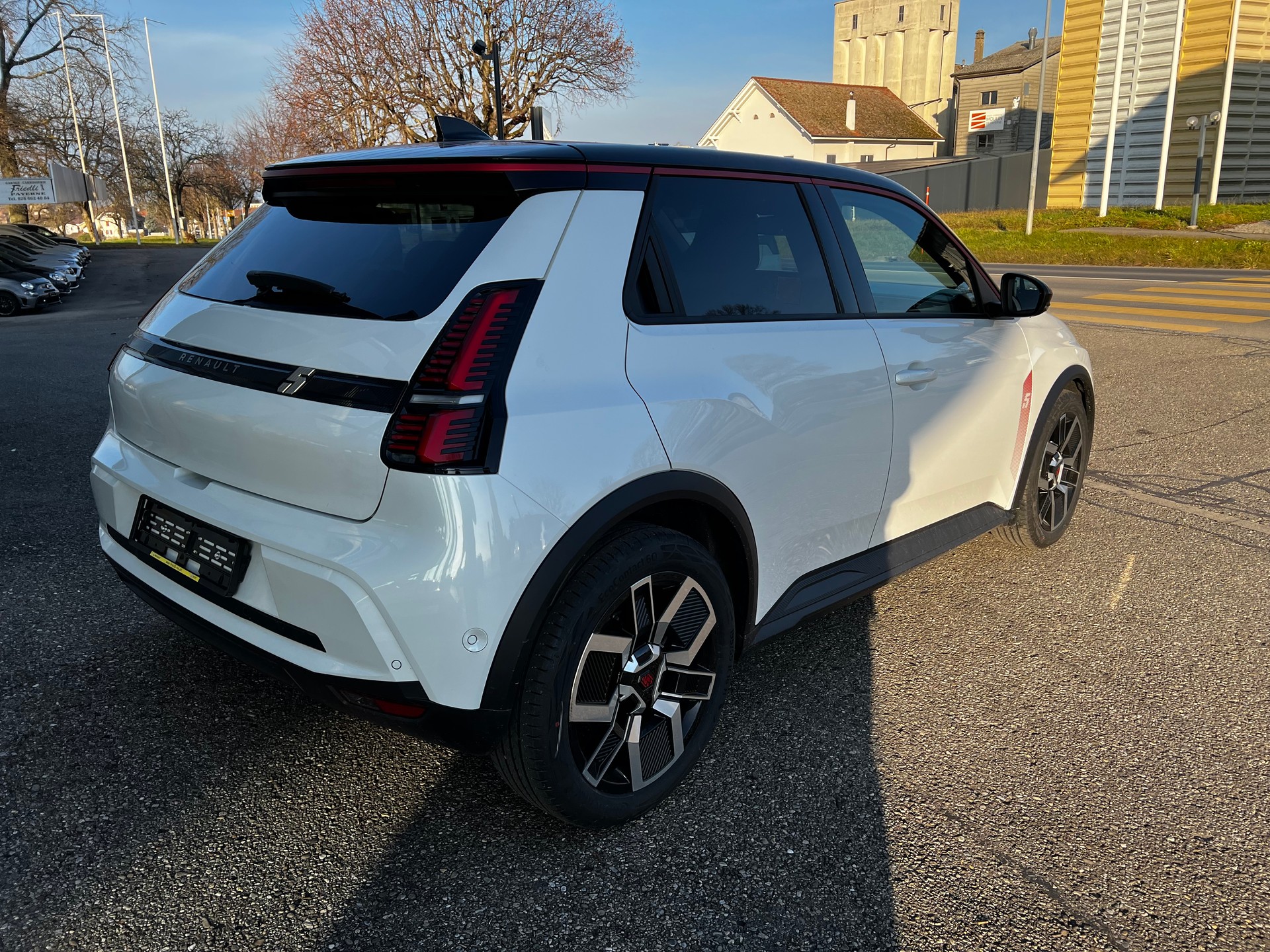 RENAULT R5 E-TECH ELECTRIC iconic five-image-3