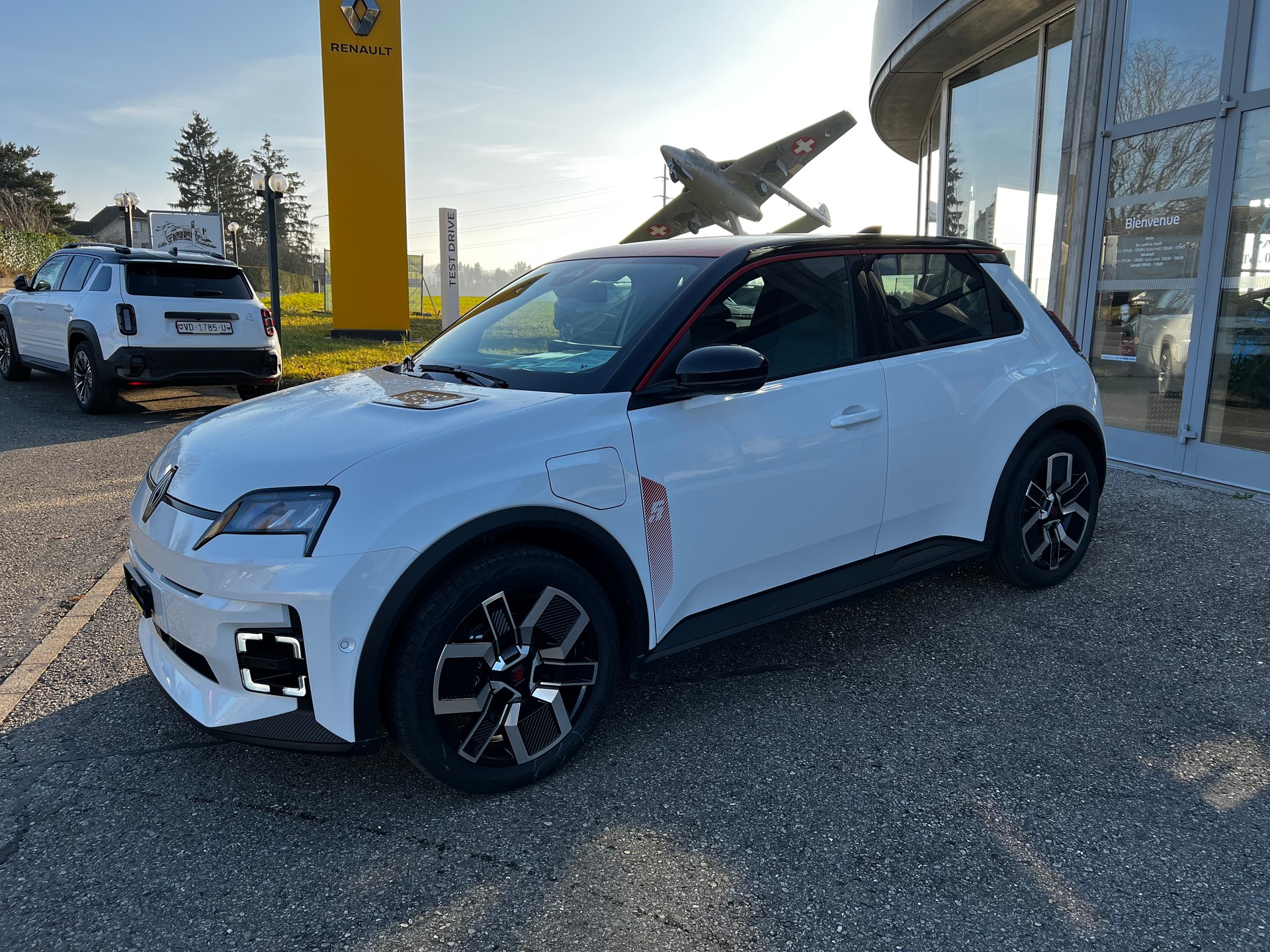 RENAULT R5 E-TECH ELECTRIC iconic five
