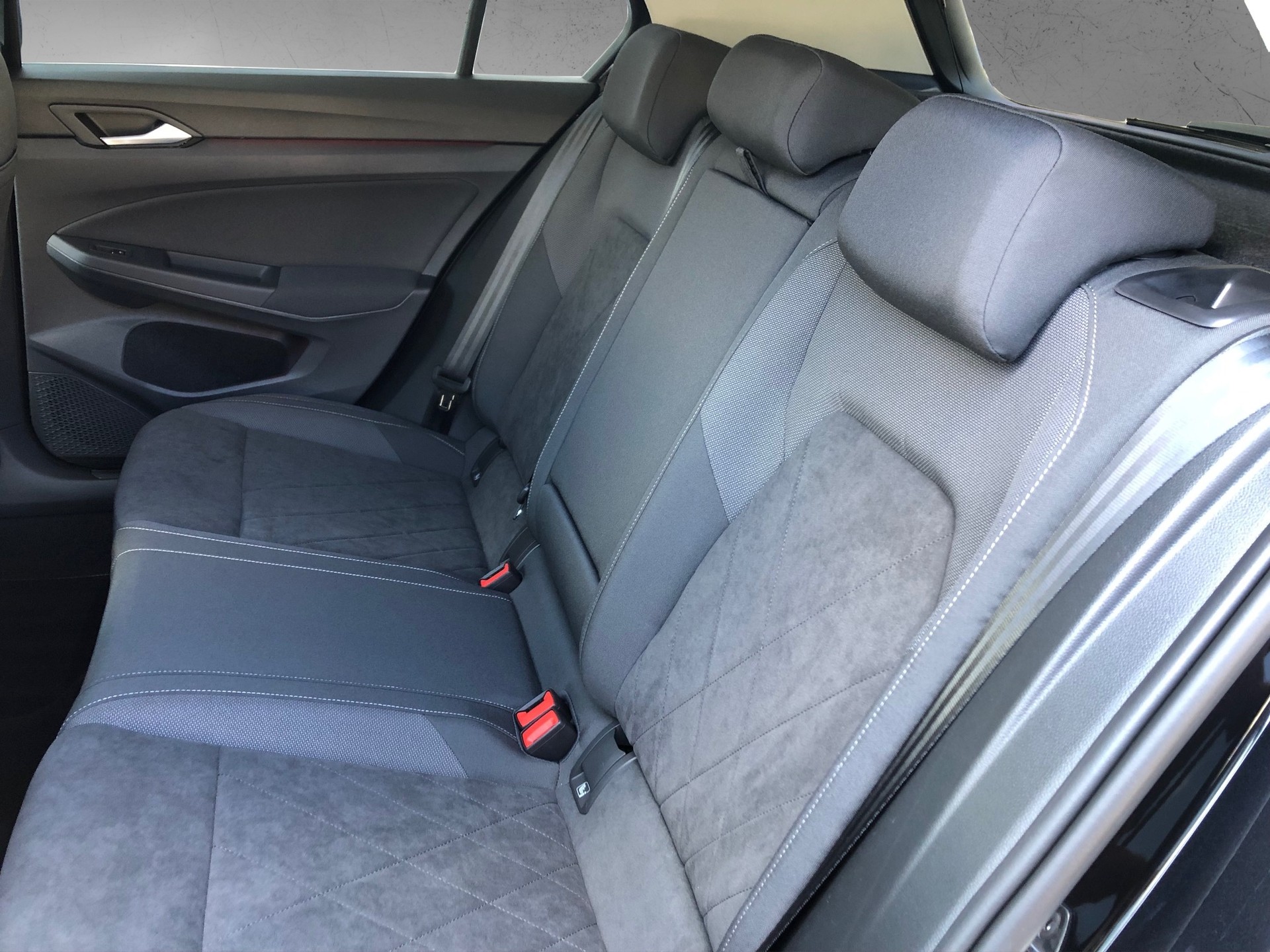 VW Golf 1.4 TSI PHEV Selection-image-17