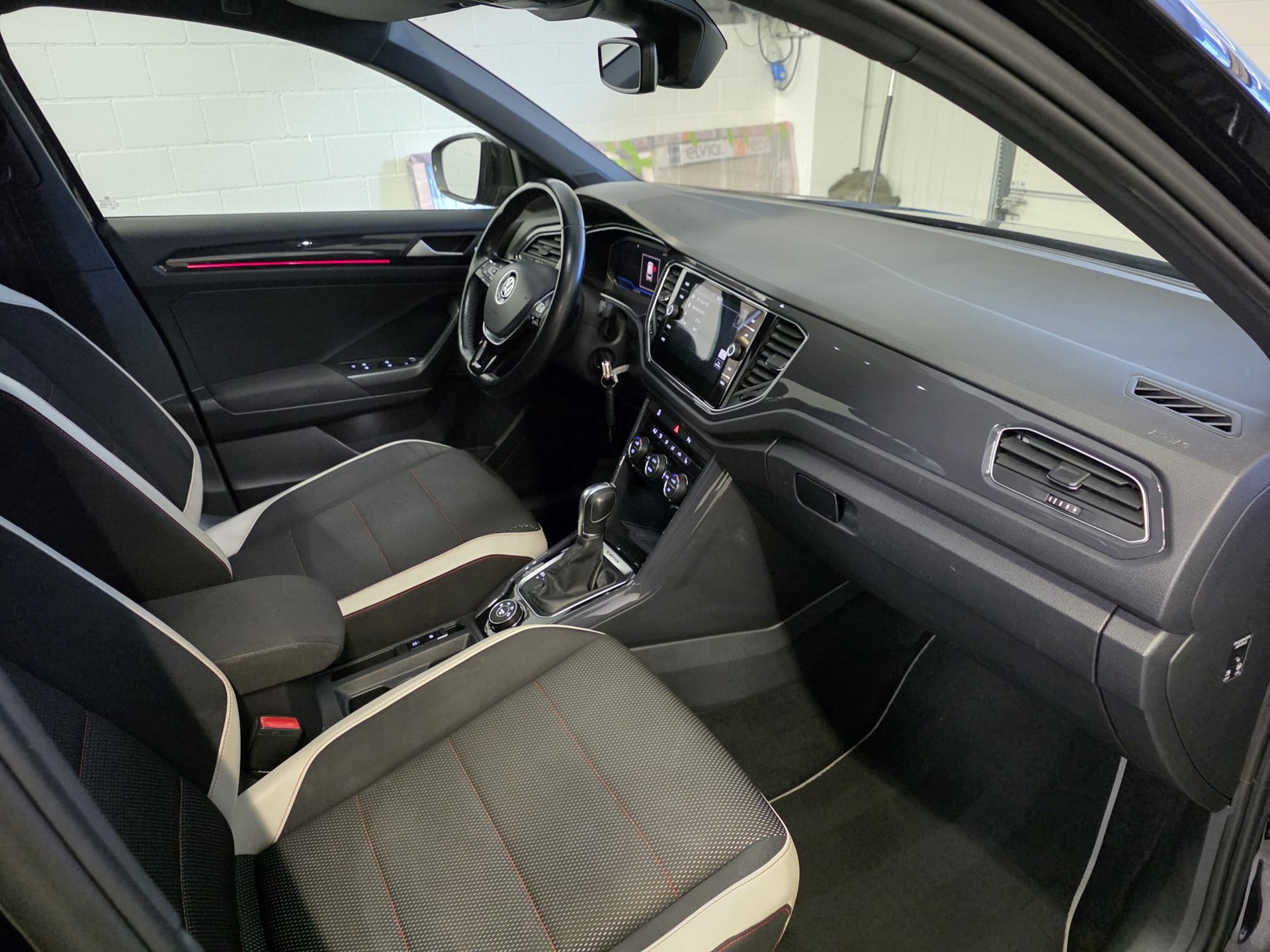 VW T-Roc 2.0 TDI SCR Sport DSG 4Motion-image-17