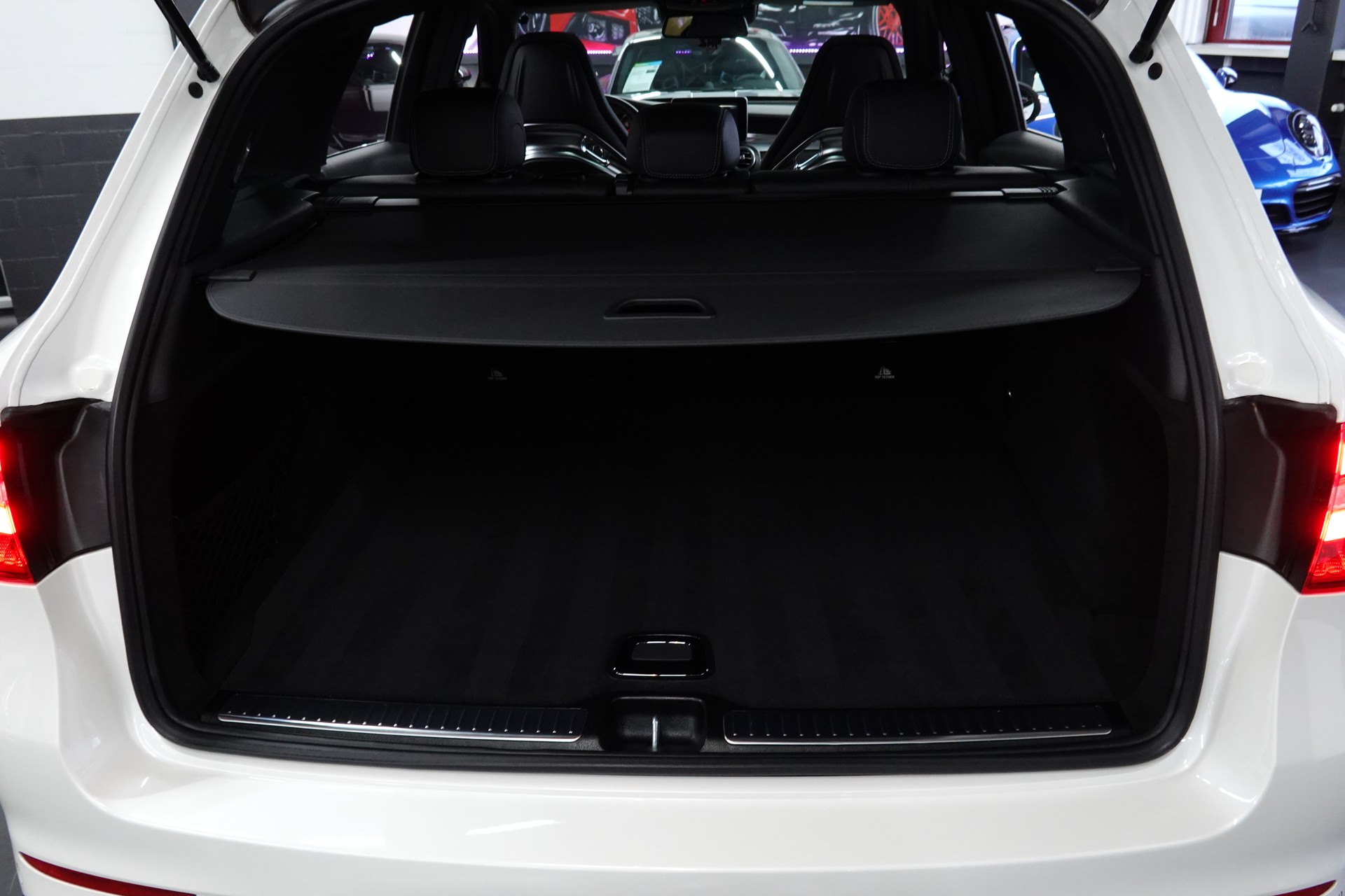 MERCEDES-BENZ GLC 63 S AMG 4MATIC+ 9G-TRONIC 22"ALUS. ON POINT-image-23