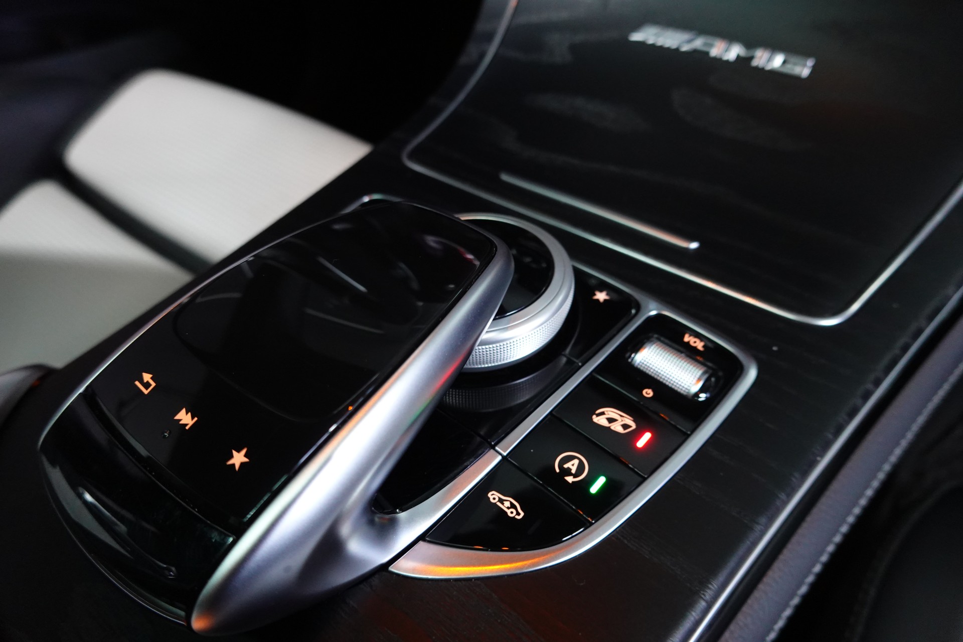 MERCEDES-BENZ GLC 63 S AMG 4MATIC+ 9G-TRONIC 22"ALUS. ON POINT-image-30