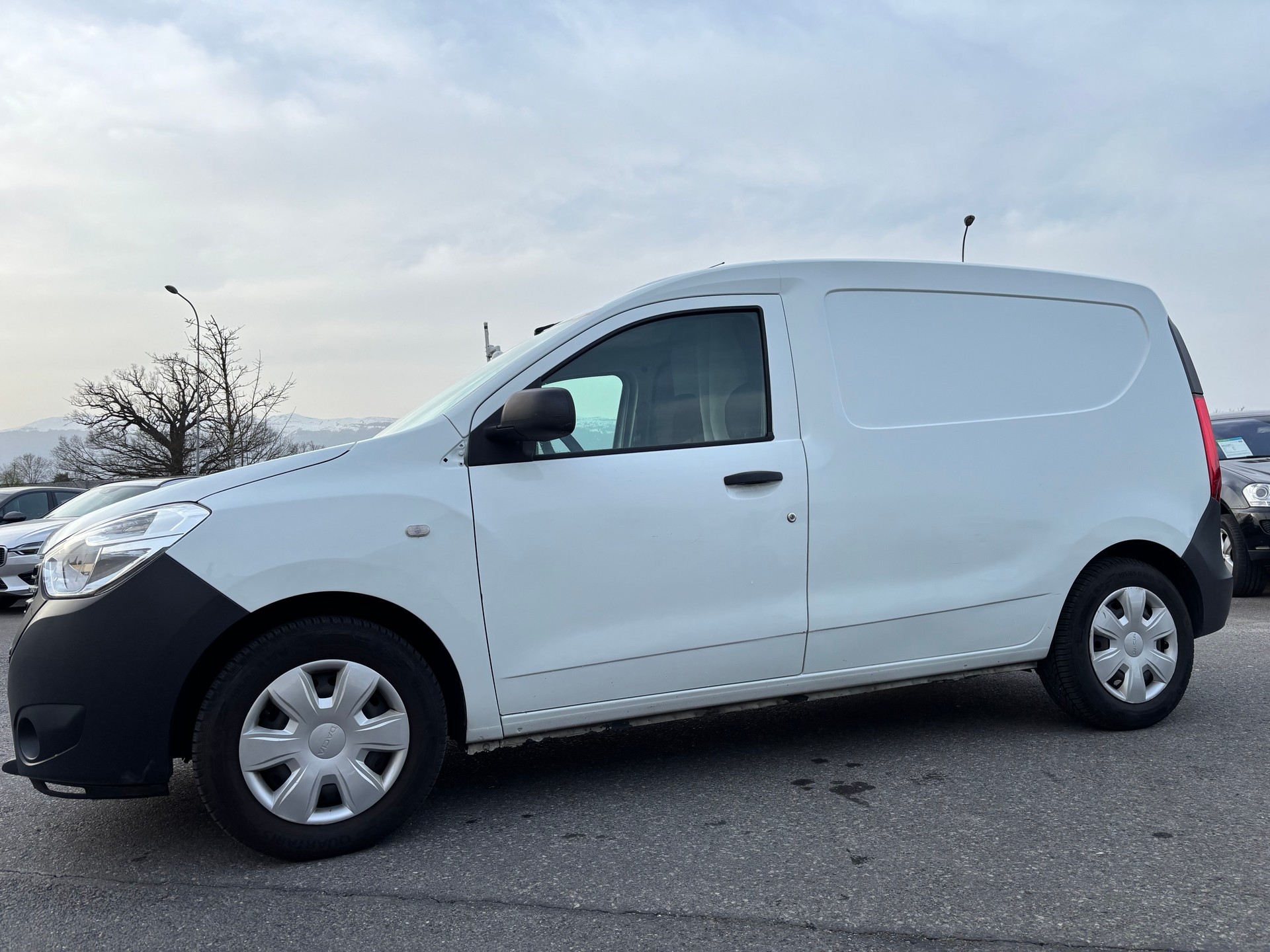 DACIA Dokker Van SCe 100 S&S Access-showroom-element-1
