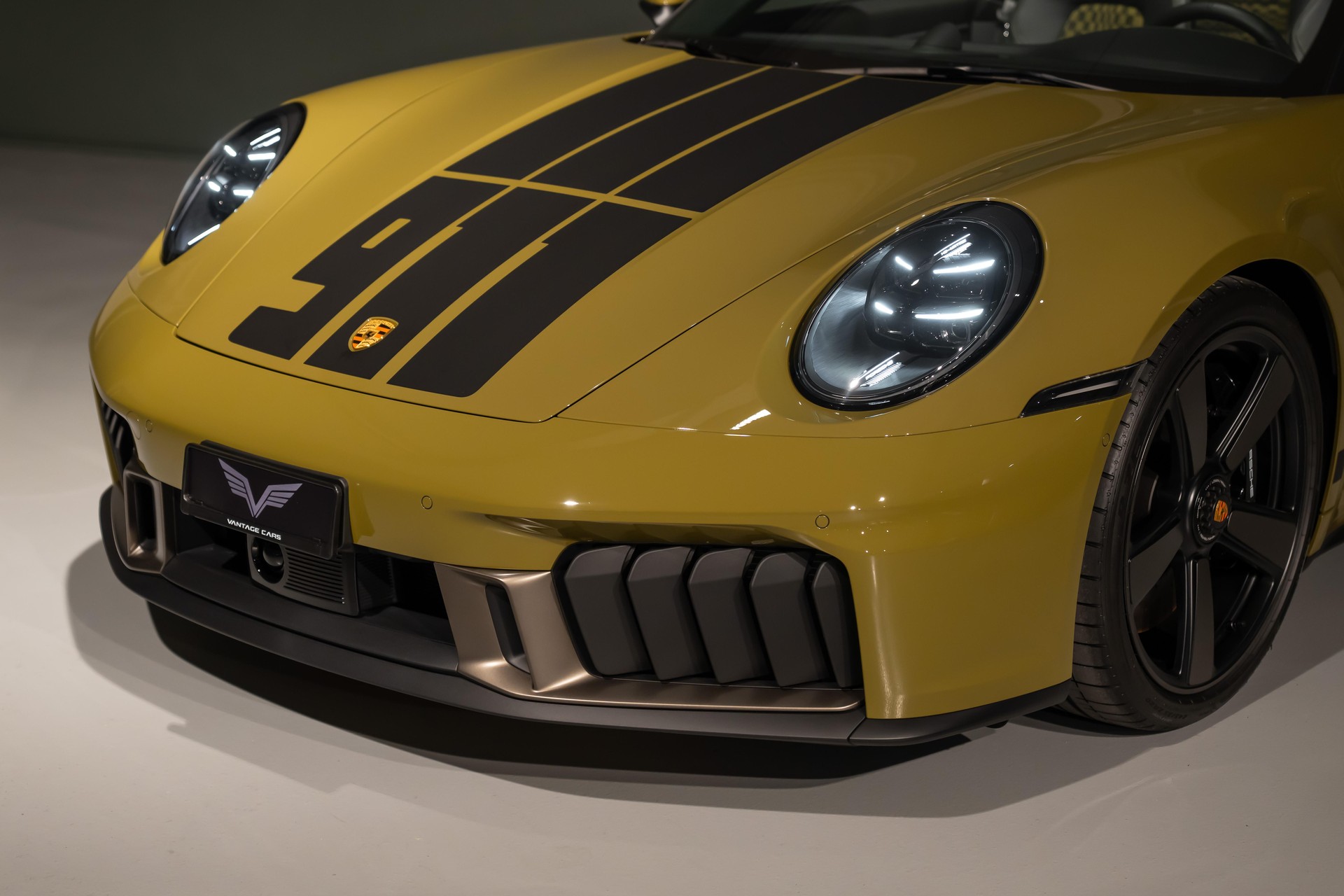 PORSCHE 911 Cabriolet GTS Spirit 70 PDK-image-6