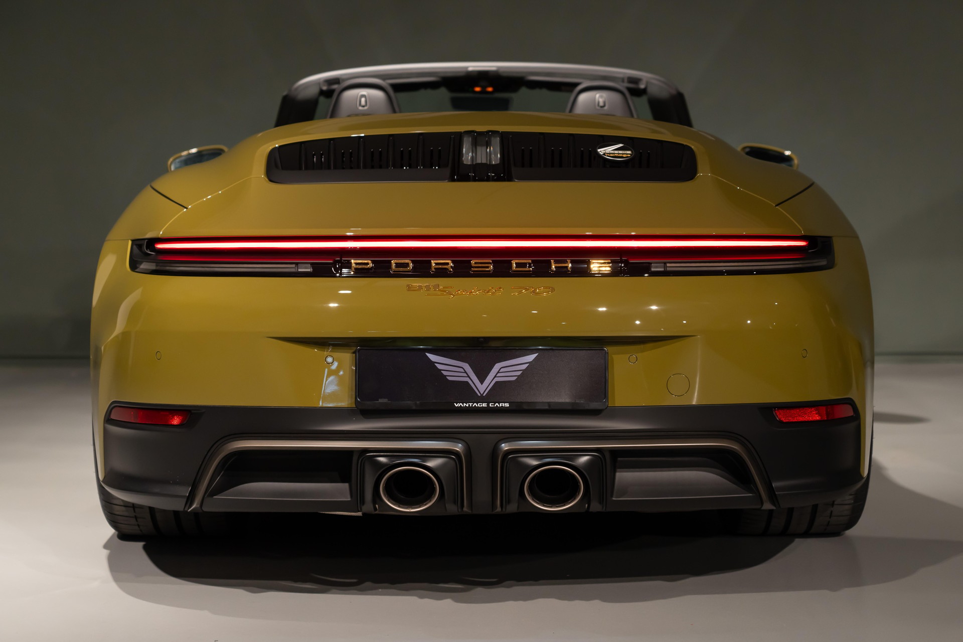 PORSCHE 911 Cabriolet GTS Spirit 70 PDK-image-8