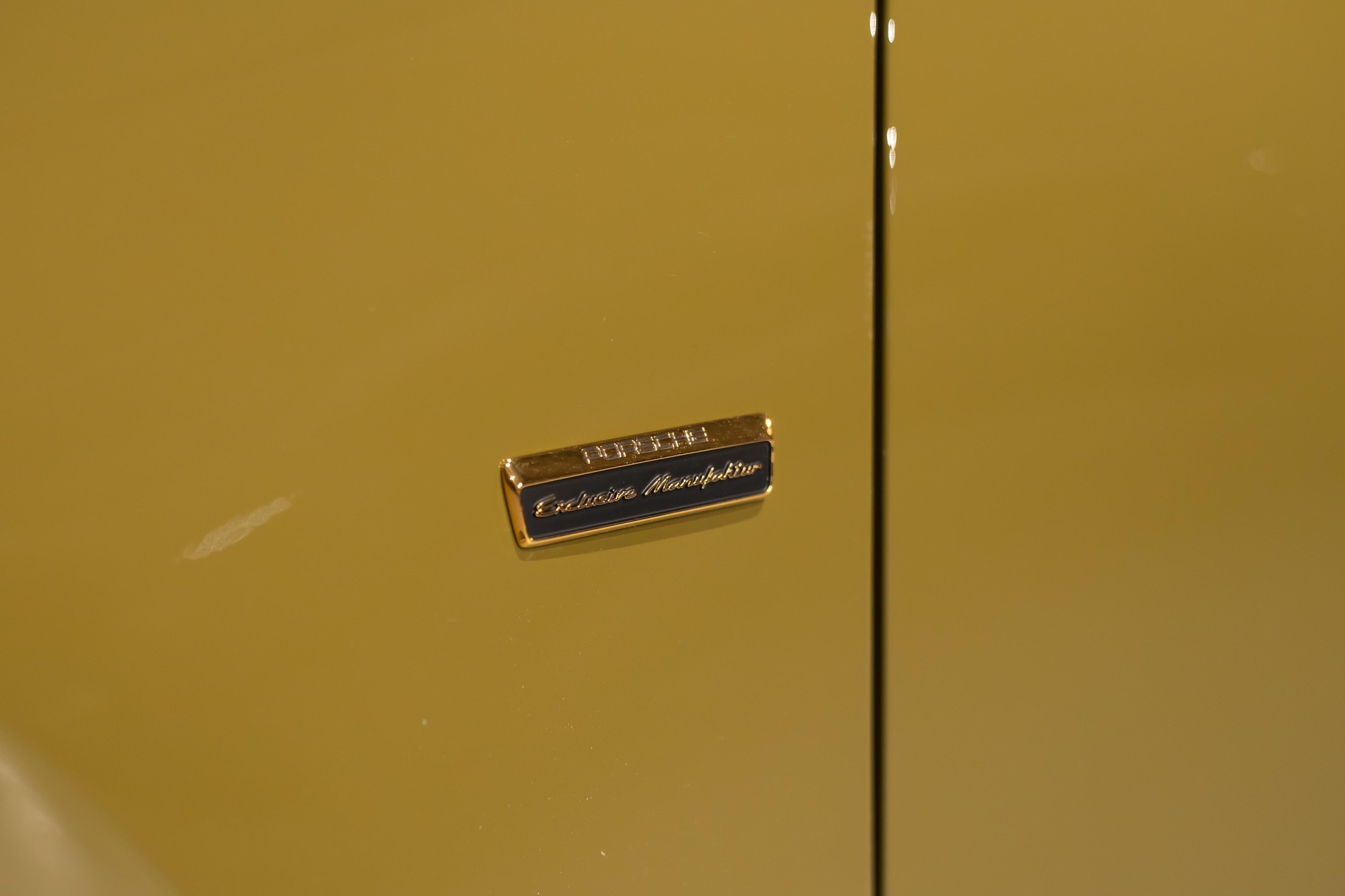 PORSCHE 911 Cabriolet GTS Spirit 70 PDK-image-12