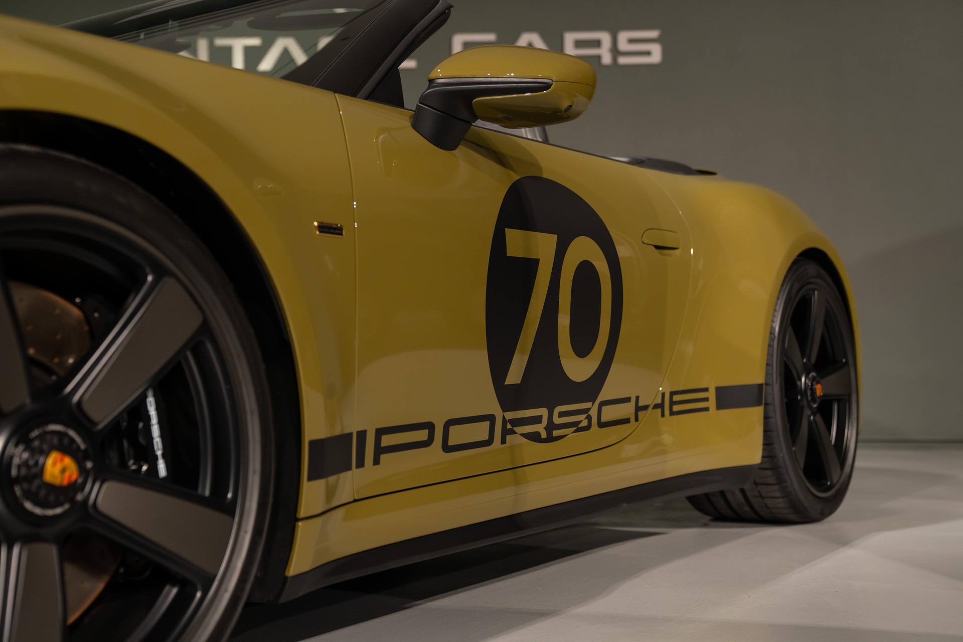 PORSCHE 911 Cabriolet GTS Spirit 70 PDK-image-5