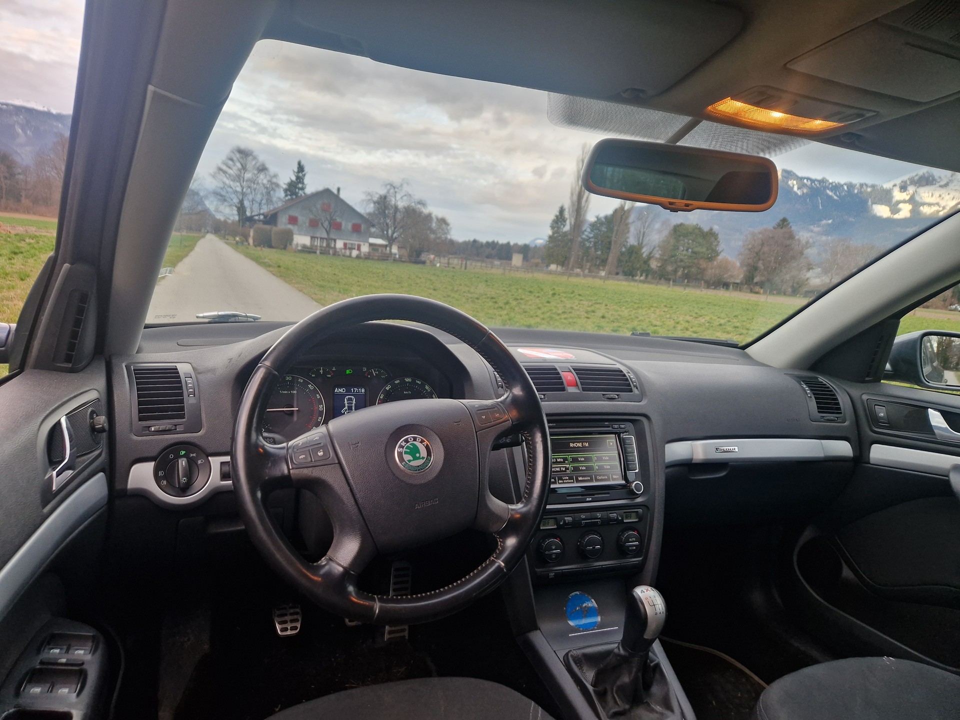 SKODA Octavia Scout 2.0 TDI 4x4-image-7