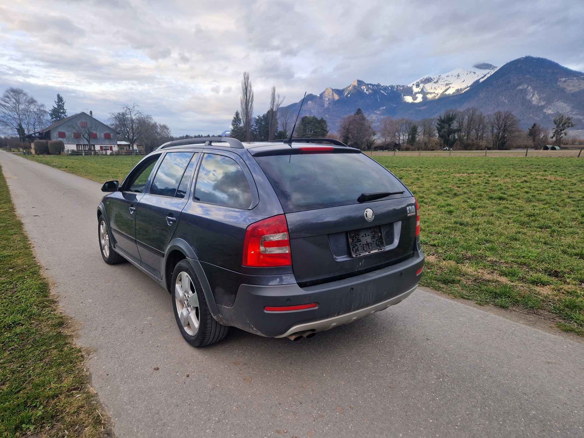 SKODA Octavia Scout 2.0 TDI 4x4-image-5
