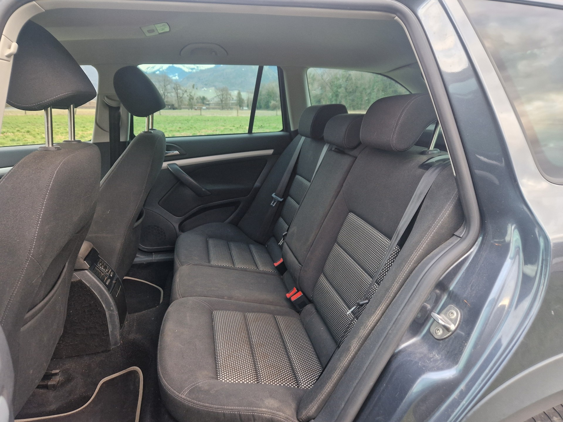 SKODA Octavia Scout 2.0 TDI 4x4-image-6
