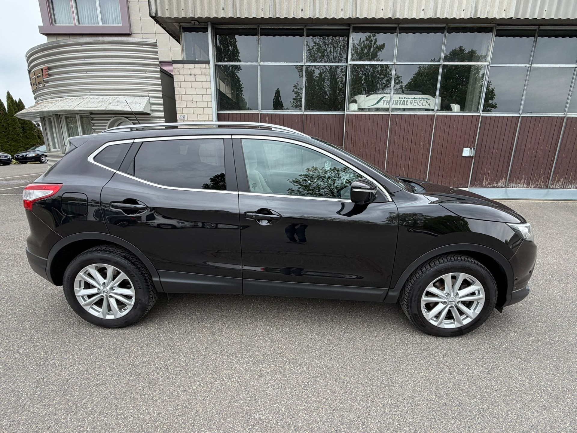 NISSAN Qashqai 1.6 dCi tekna ALL-MODE 4x4-image-4