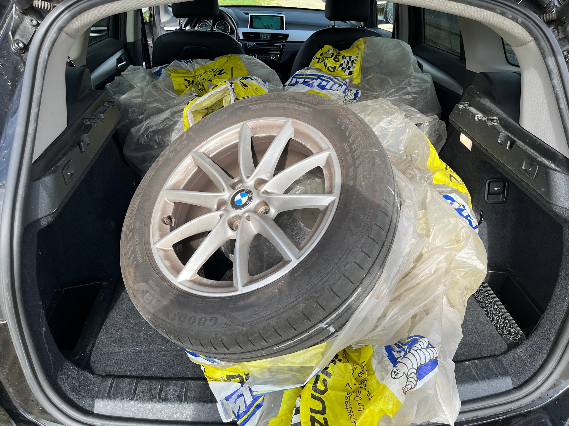 BMW X1 xDrive 20d Steptronic-image-12
