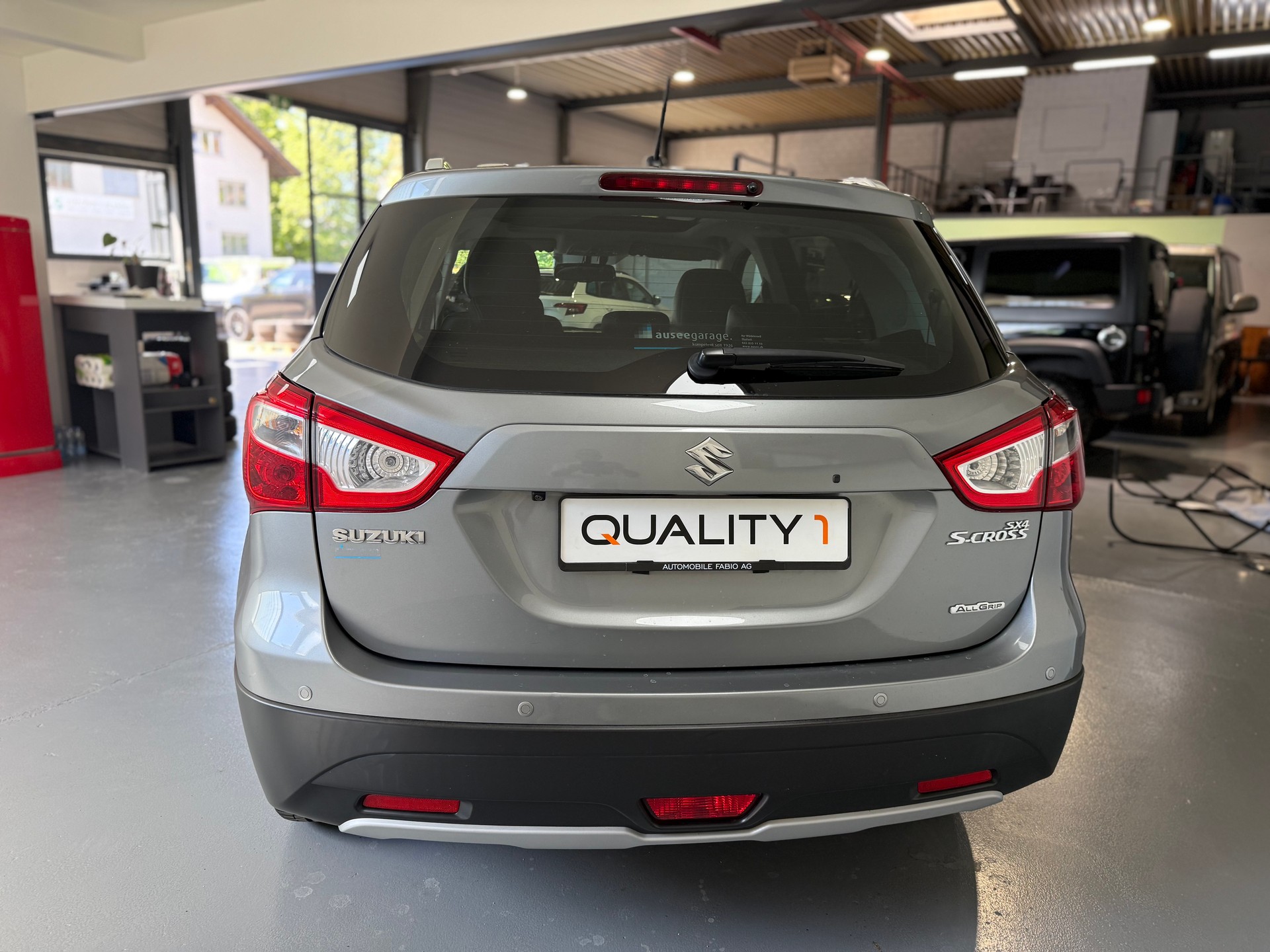 SUZUKI SX4 S-Cross 1.6 TD PizSulai 4WD TCSS-image-5