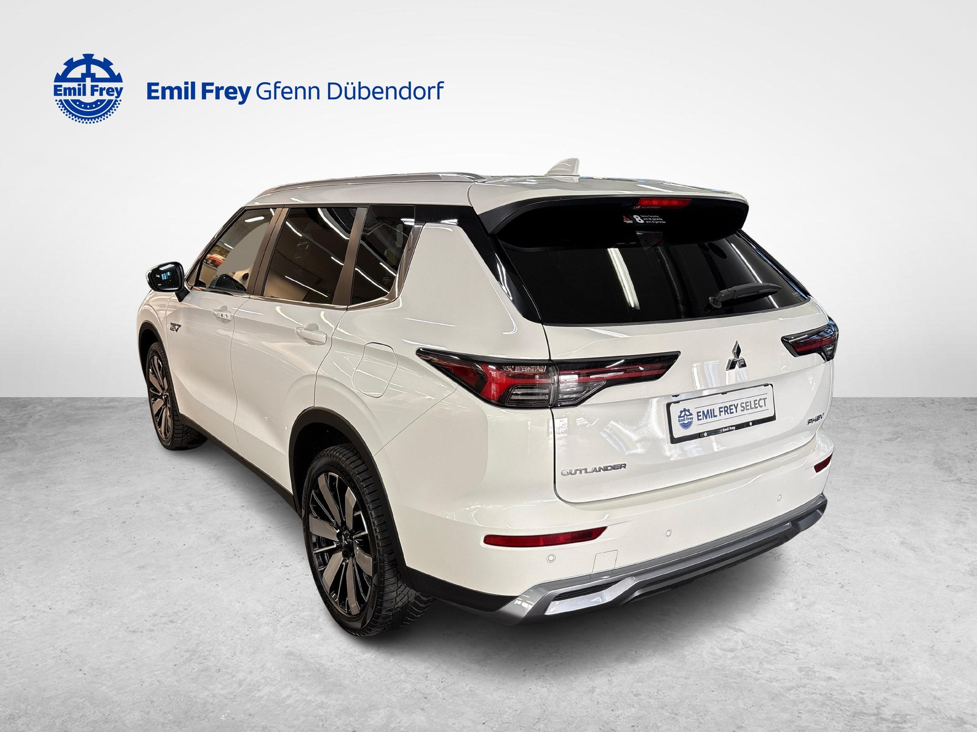 MITSUBISHI Outlander 2.4 PHEV Intense 4x4-showroom-element-3