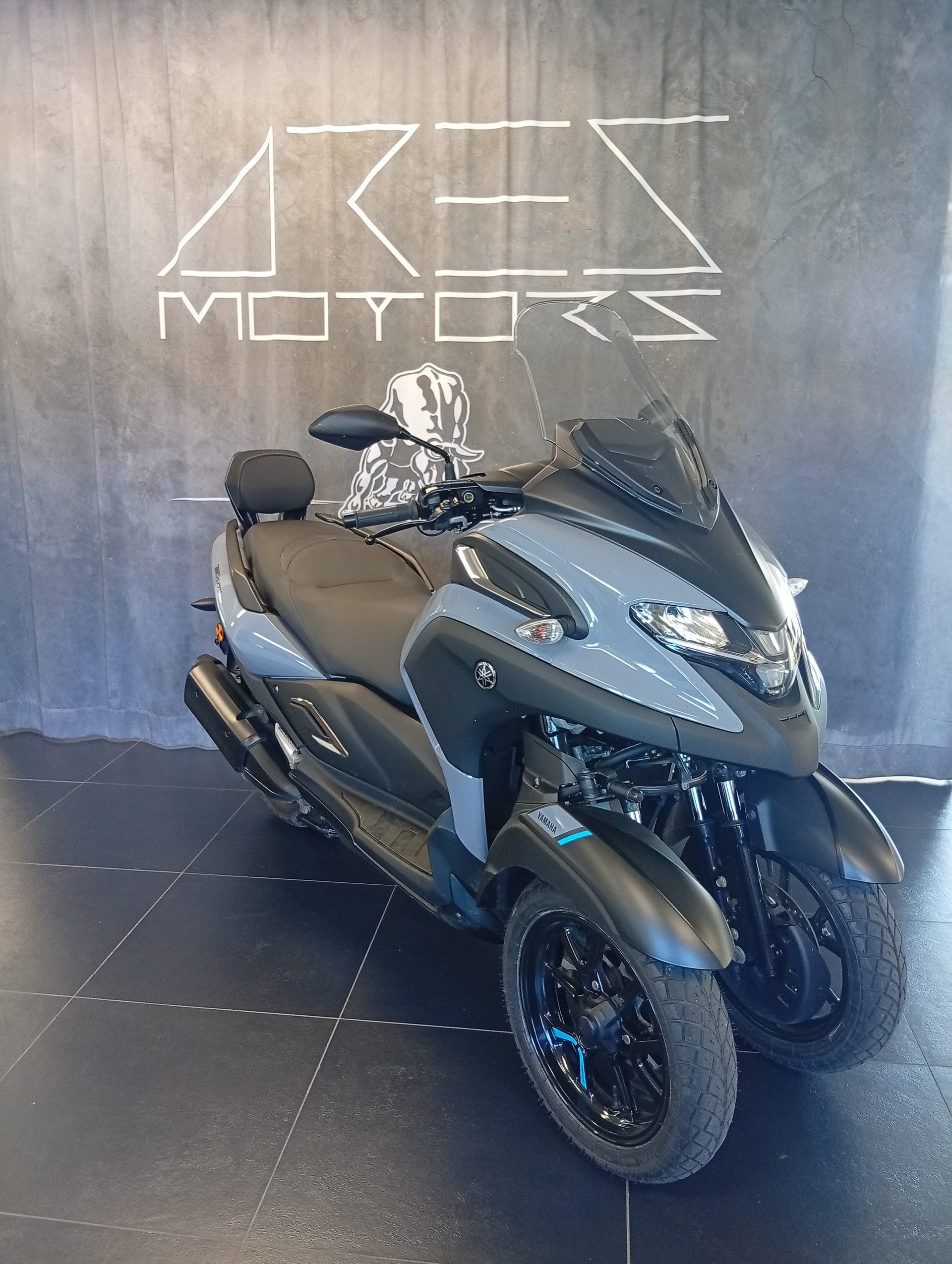 YAMAHA TRICITY 300-showroom-element-1