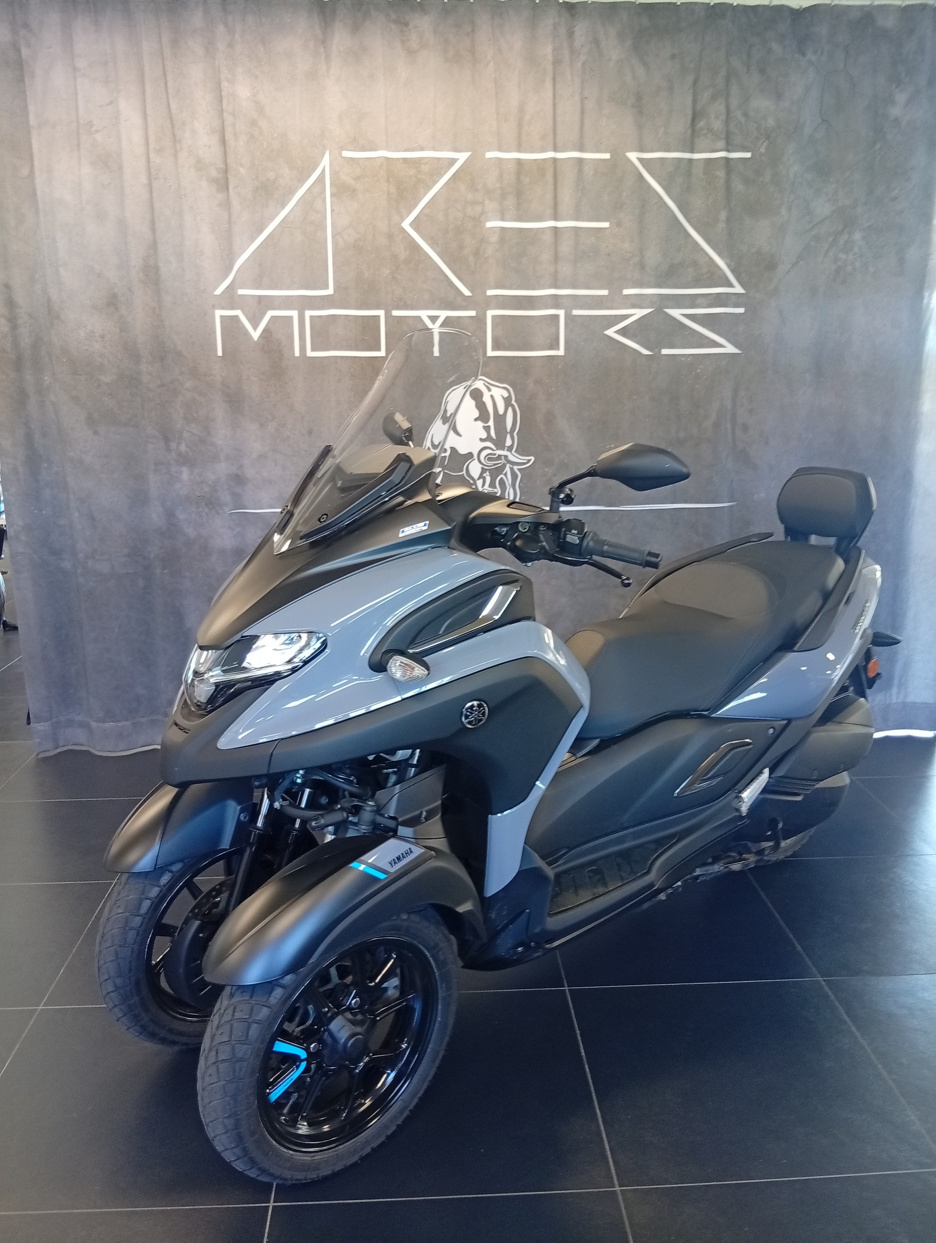 YAMAHA TRICITY 300-showroom-element-3