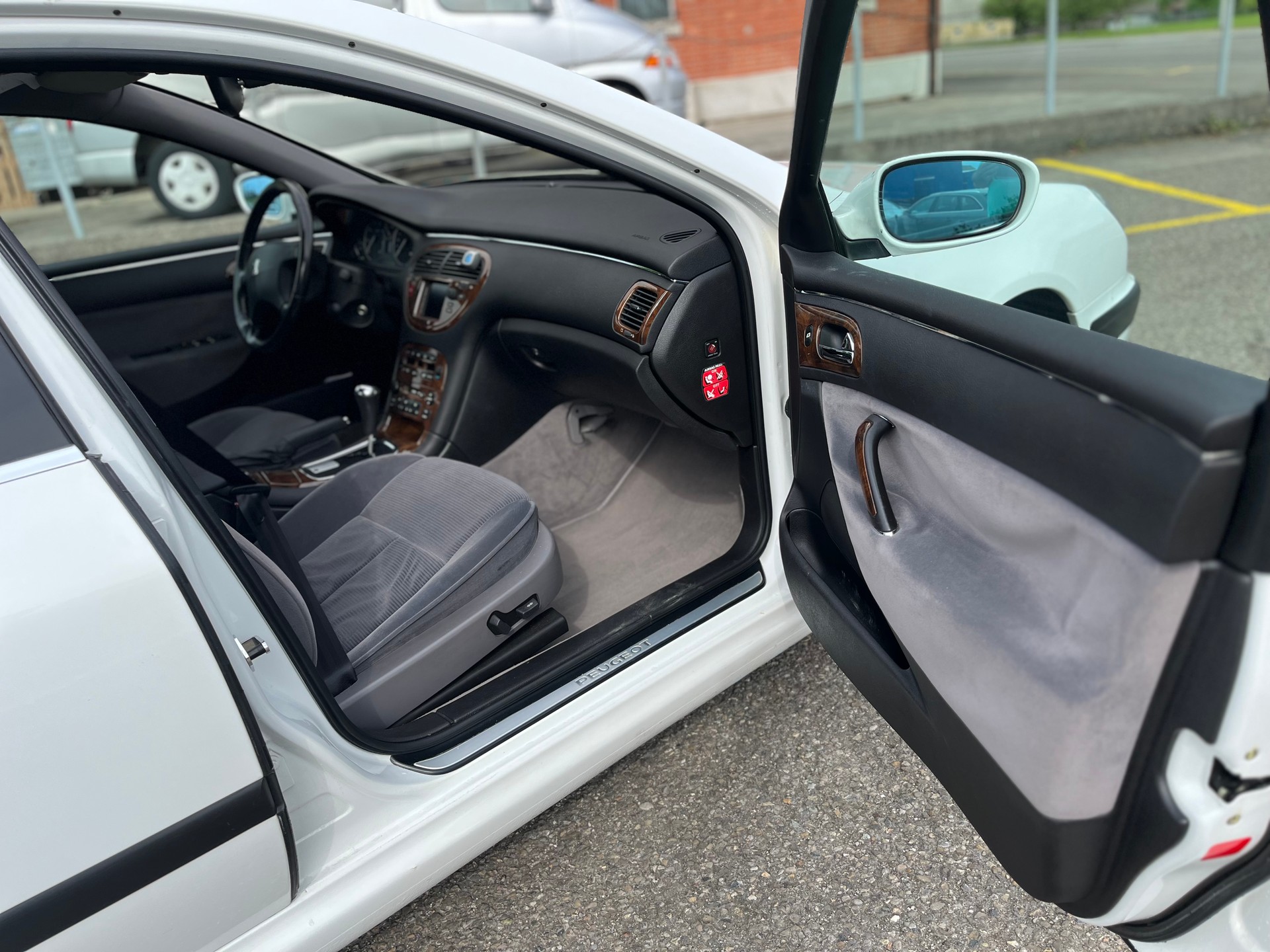 PEUGEOT Frisch MFK 4/5/2026 mit 8 reifen-image-9