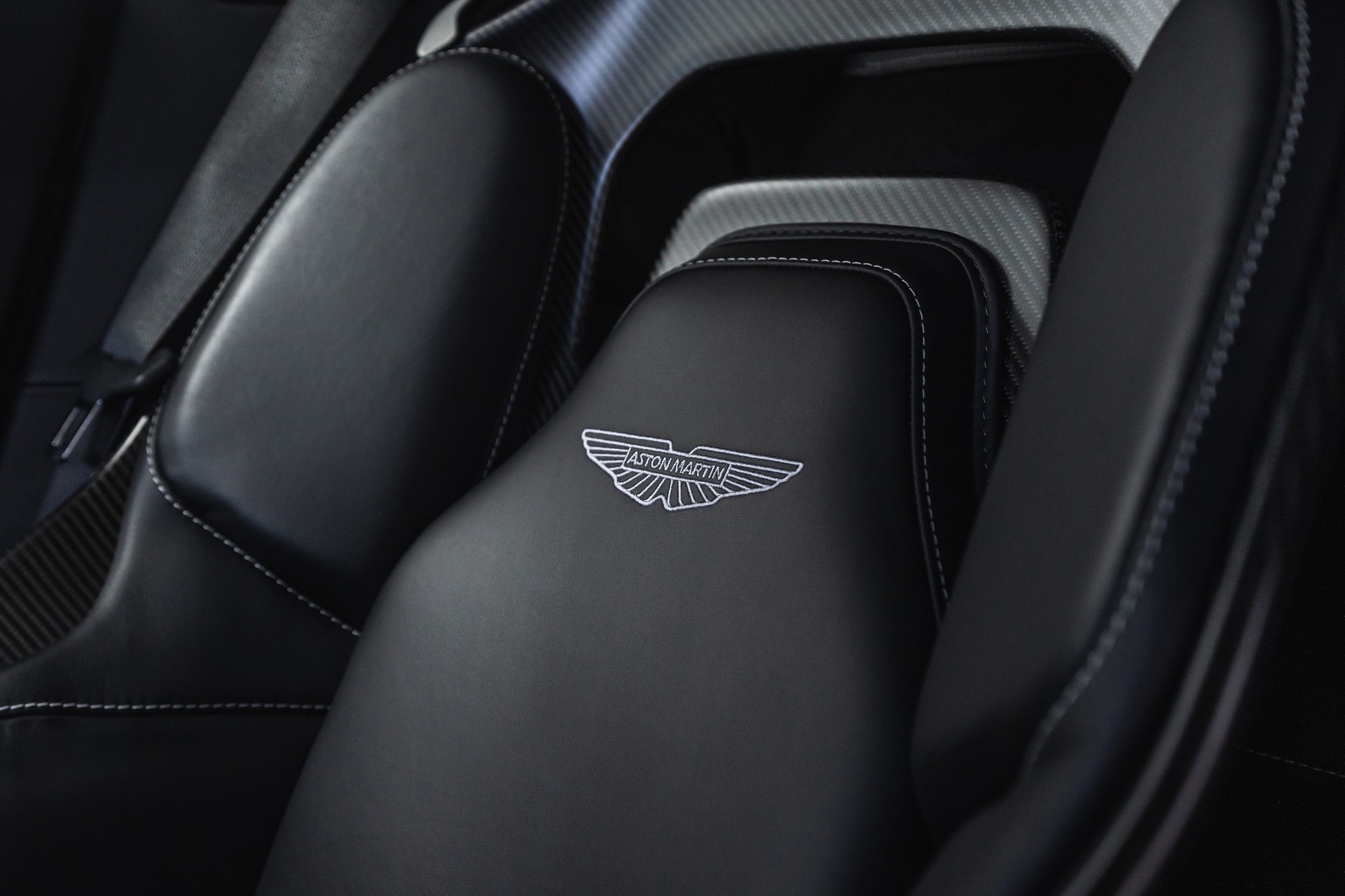 ASTON MARTIN ASTON MARTIN V8 Vantage Coupé 4.0 V8 Bi-Turbo FULL OPTIONS-image-10