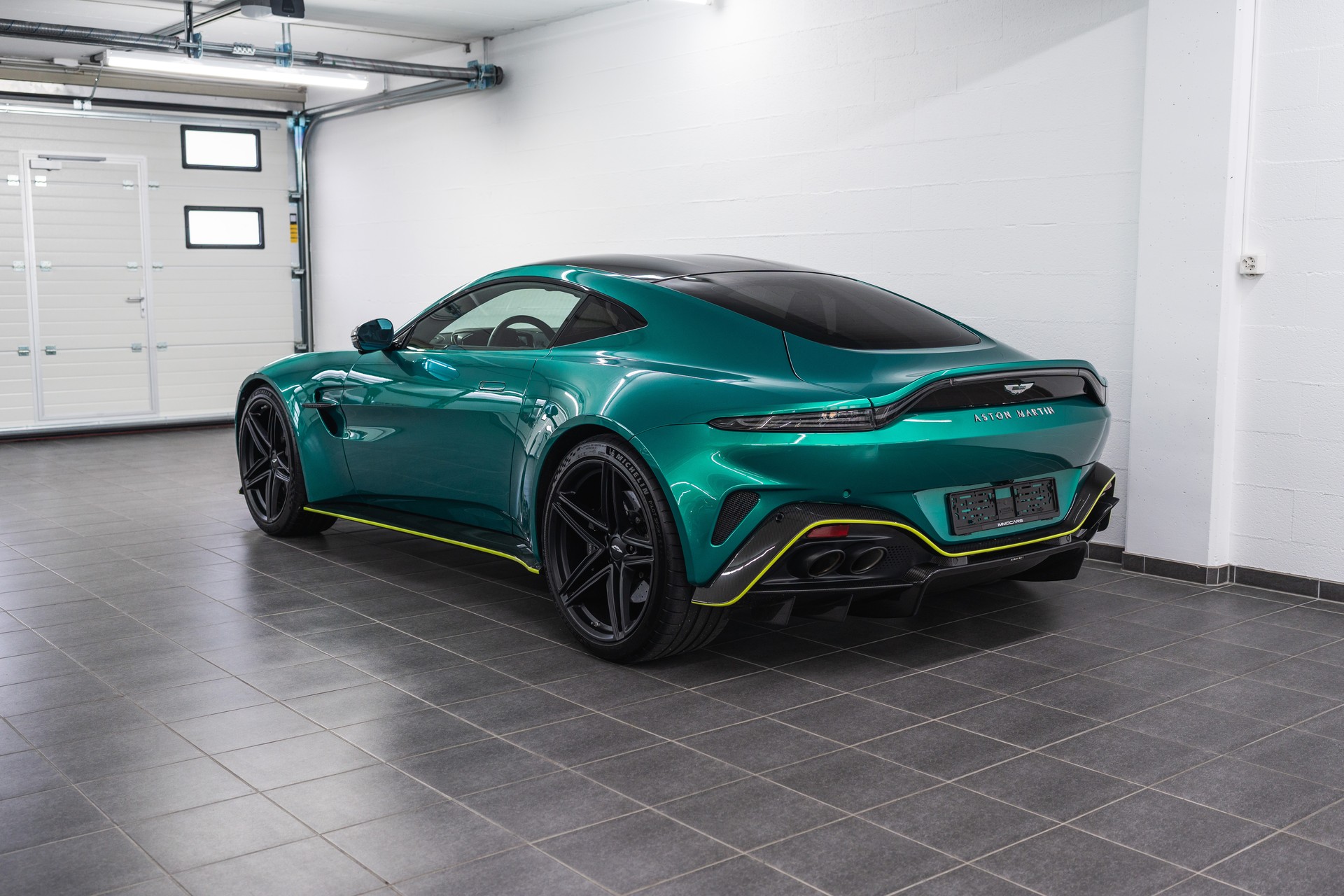 ASTON MARTIN ASTON MARTIN V8 Vantage Coupé 4.0 V8 Bi-Turbo FULL OPTIONS-image-4