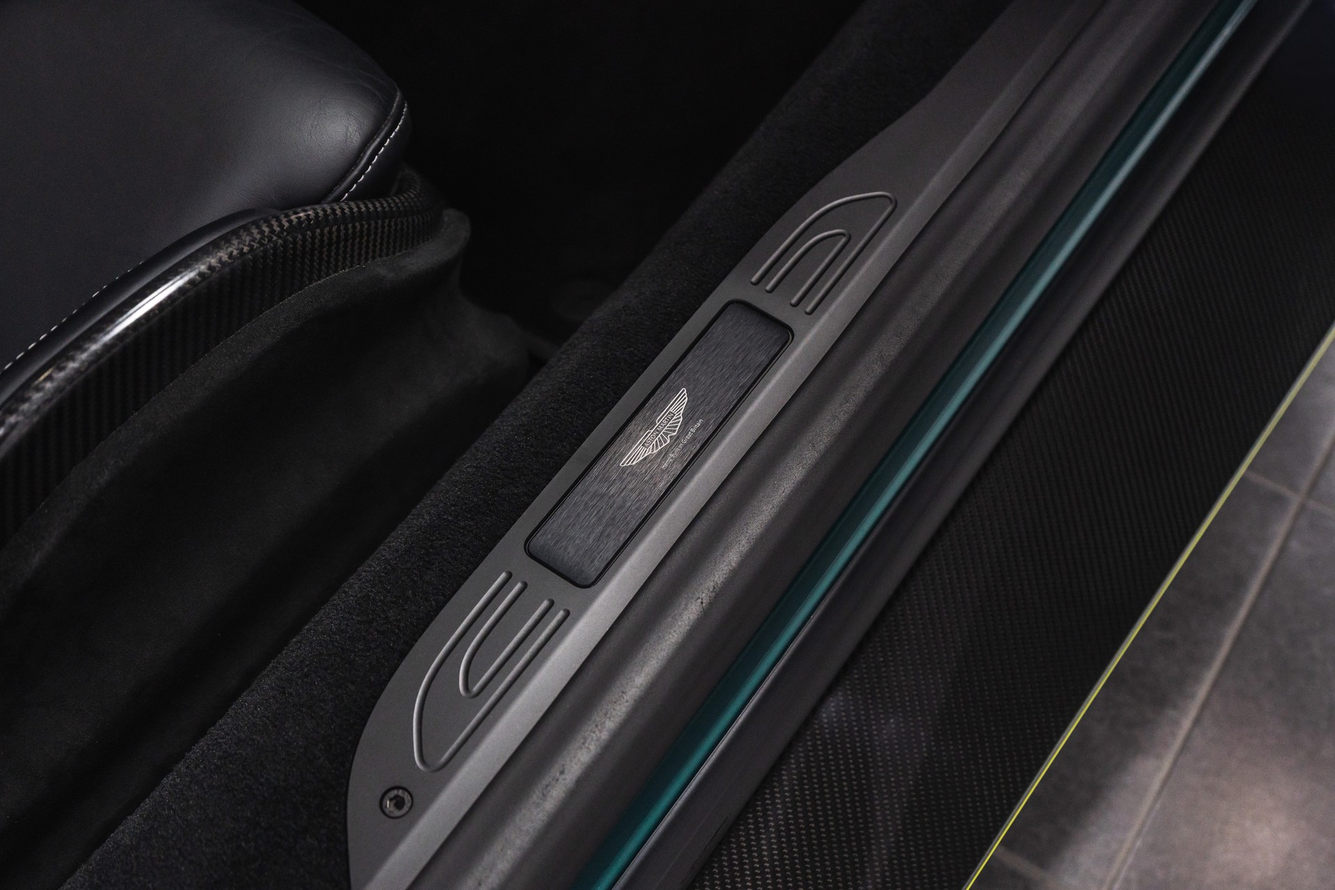 ASTON MARTIN ASTON MARTIN V8 Vantage Coupé 4.0 V8 Bi-Turbo FULL OPTIONS-image-17