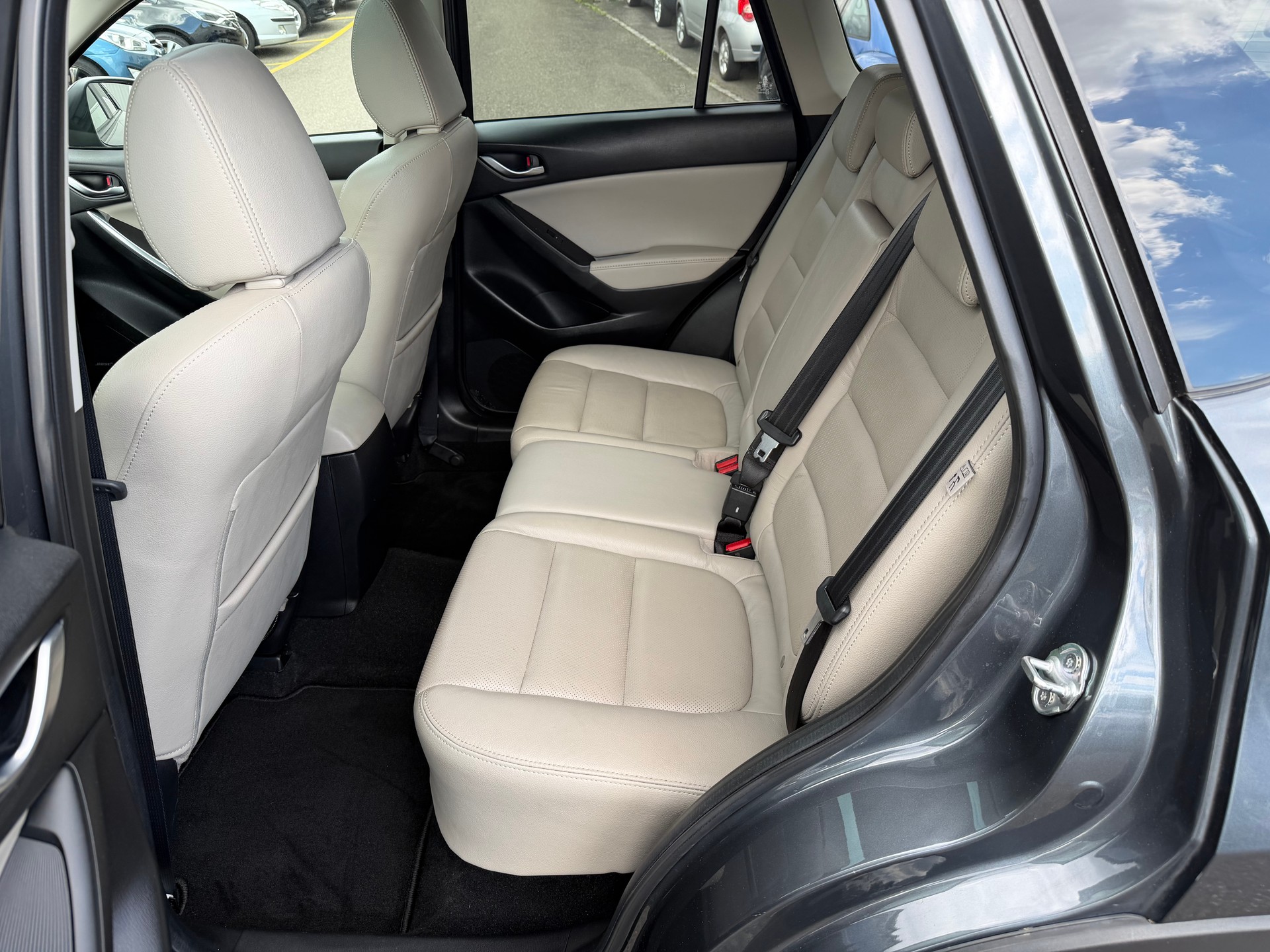 MAZDA CX-5 2.2 D HP Revolution AWD Automatic-image-12