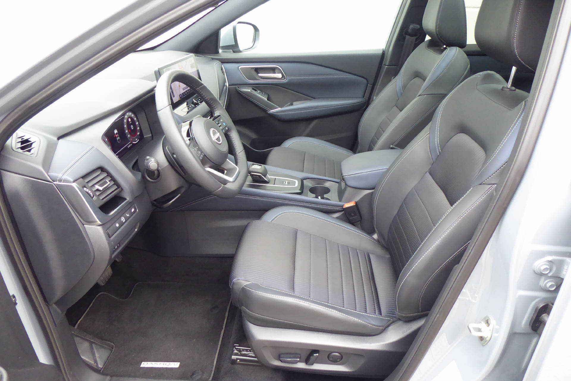 NISSAN Qashqai 1.3 DIG-T MHEV Tekna Xtronic-image-5