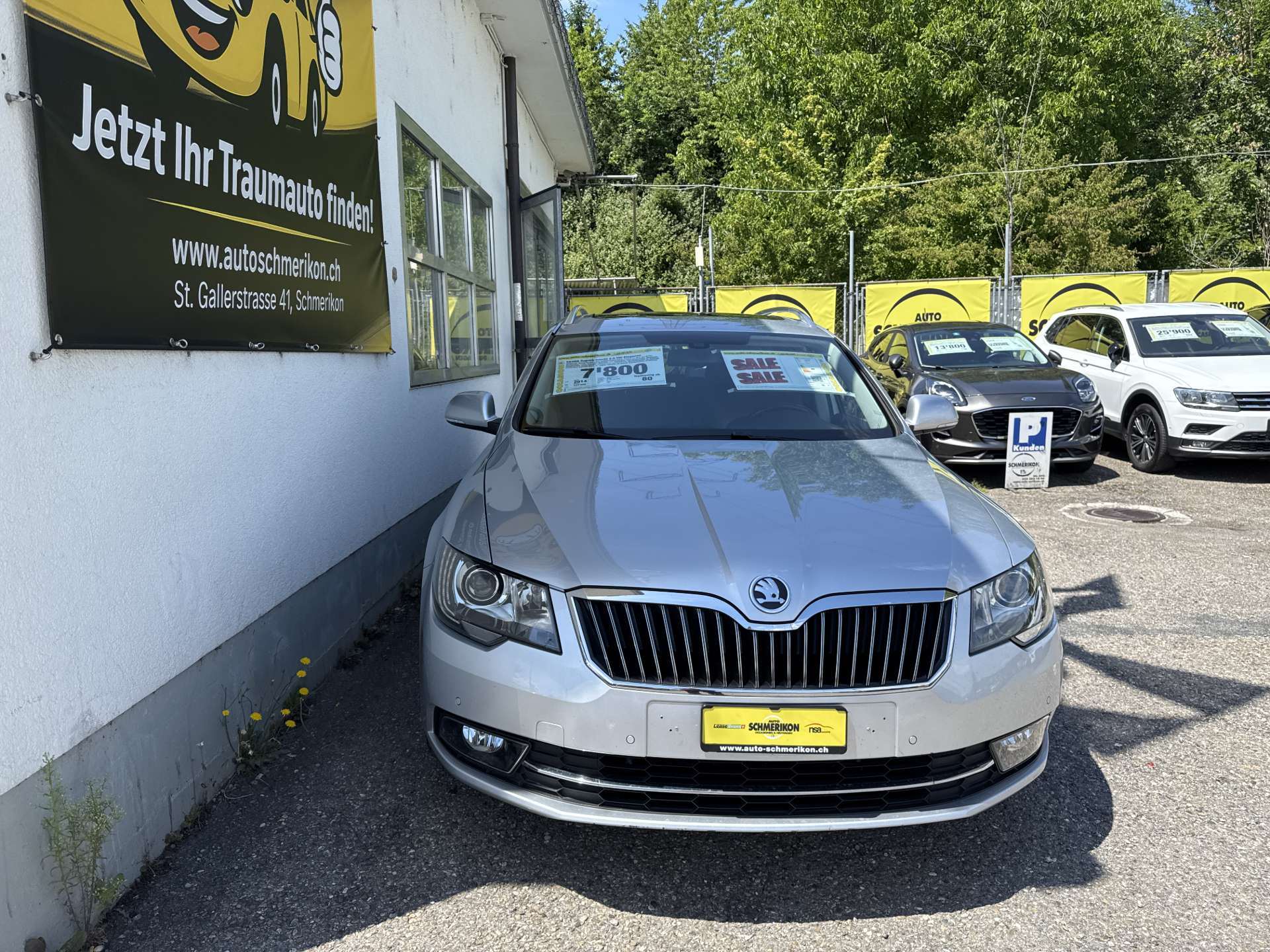 SKODA Superb Combi 2.0 TDi Elegance-image-14