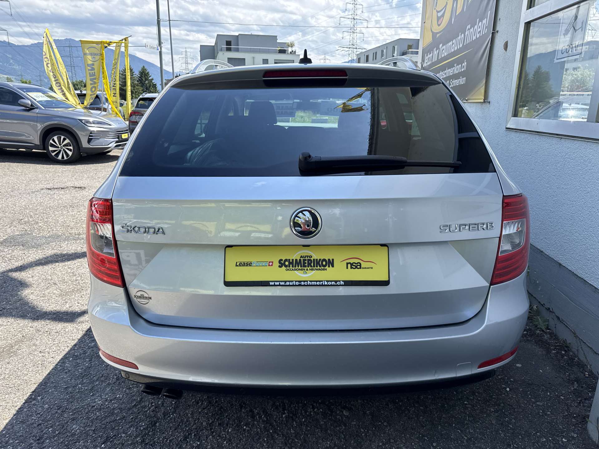 SKODA Superb Combi 2.0 TDi Elegance-image-3